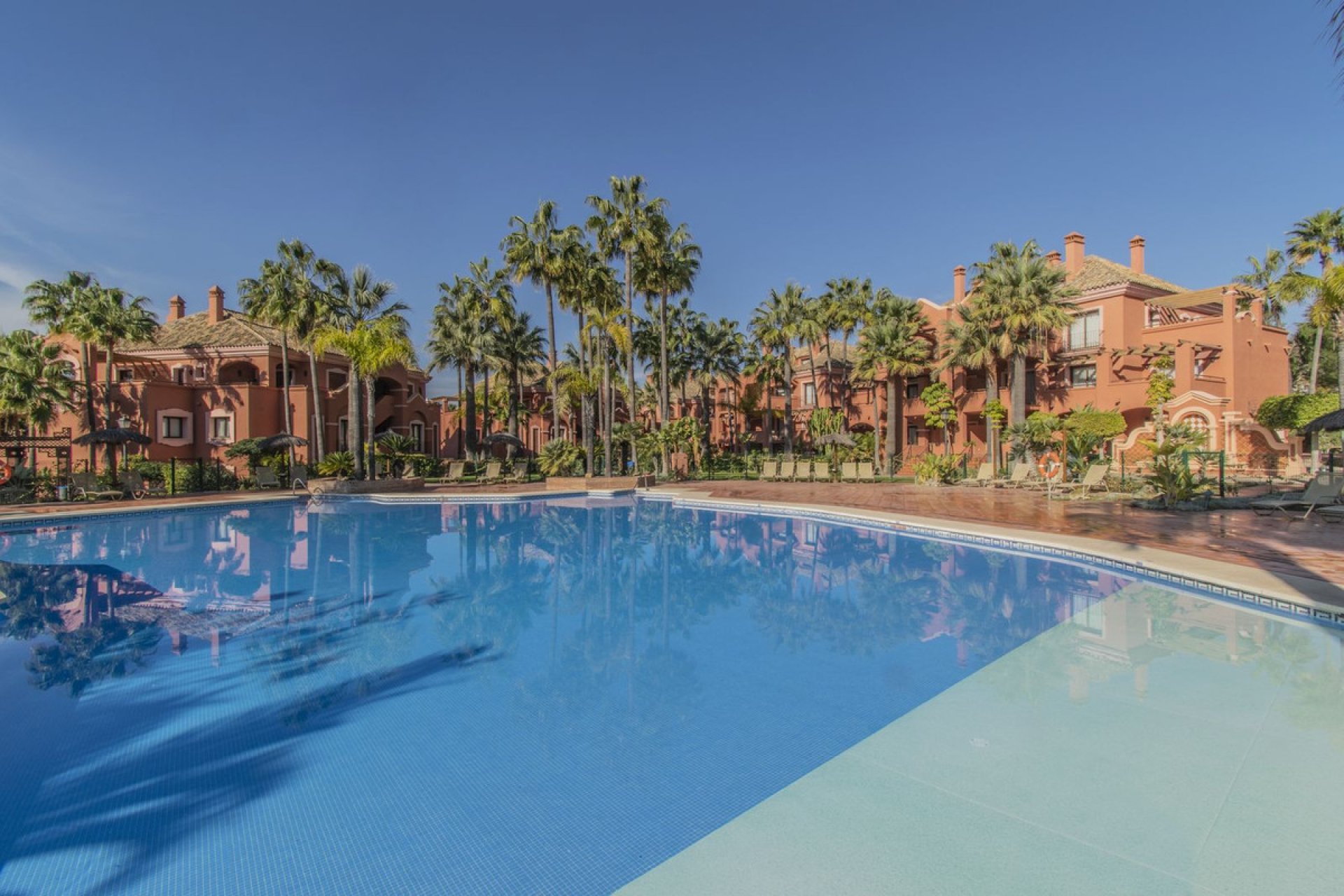 Resale - Apartment - Ground Floor Apartment - Marbella - Puerto Banús