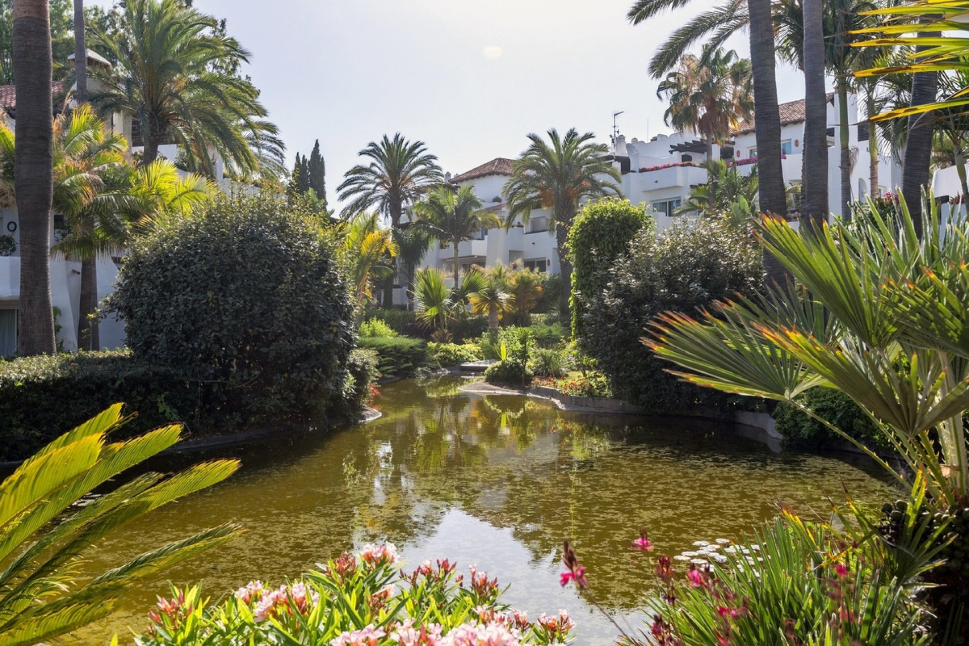 Resale - Apartment - Ground Floor Apartment - Marbella - Puerto Banús