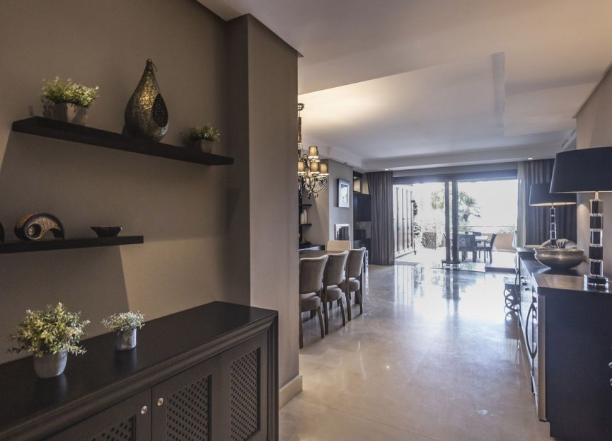 Resale - Apartment - Ground Floor Apartment - Marbella - Puerto Banús