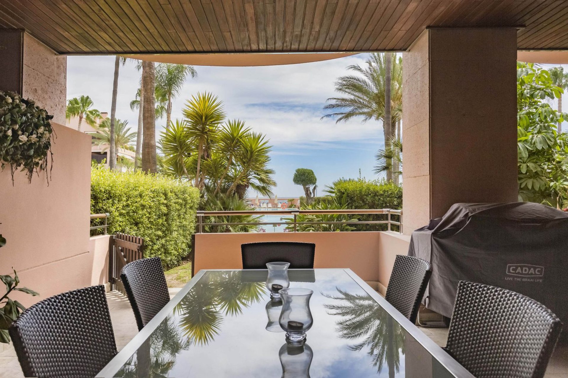 Resale - Apartment - Ground Floor Apartment - Marbella - Puerto Banús