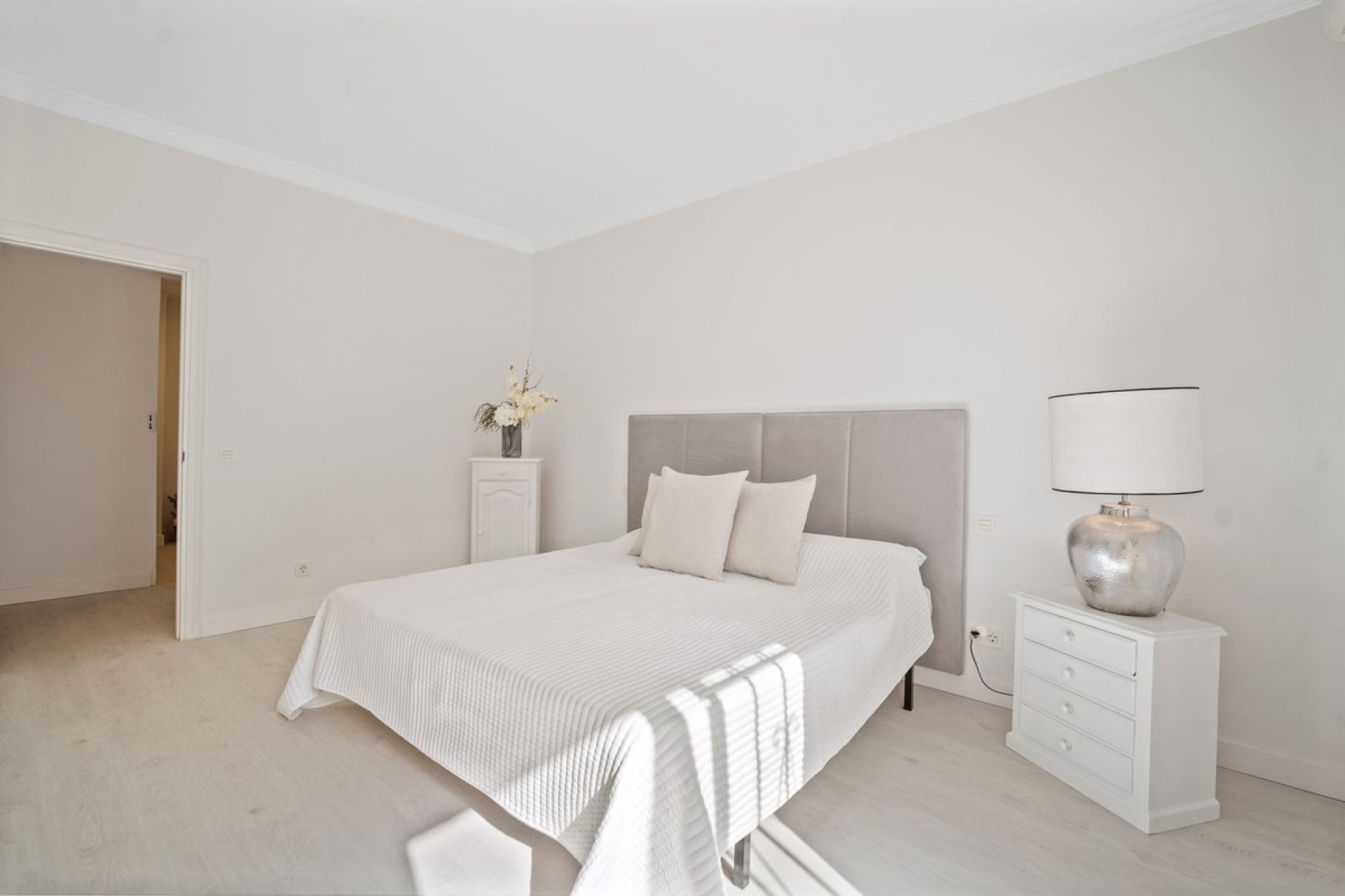 Resale - Apartment - Ground Floor Apartment - Marbella - Puerto Banús