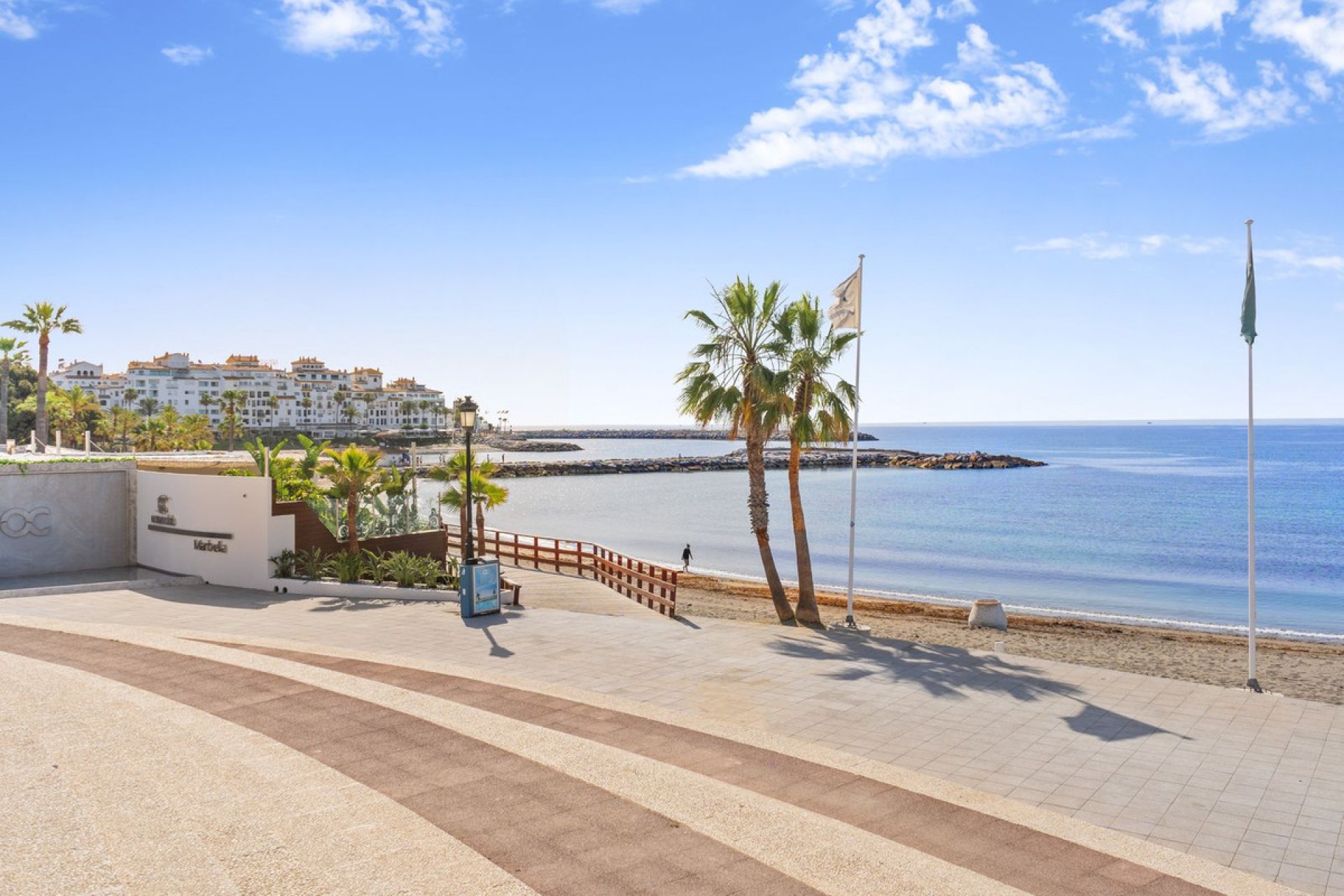 Resale - Apartment - Ground Floor Apartment - Marbella - Puerto Banús