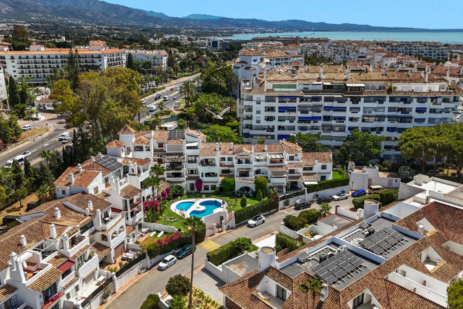 Resale - Apartment - Ground Floor Apartment - Marbella - Puerto Banús