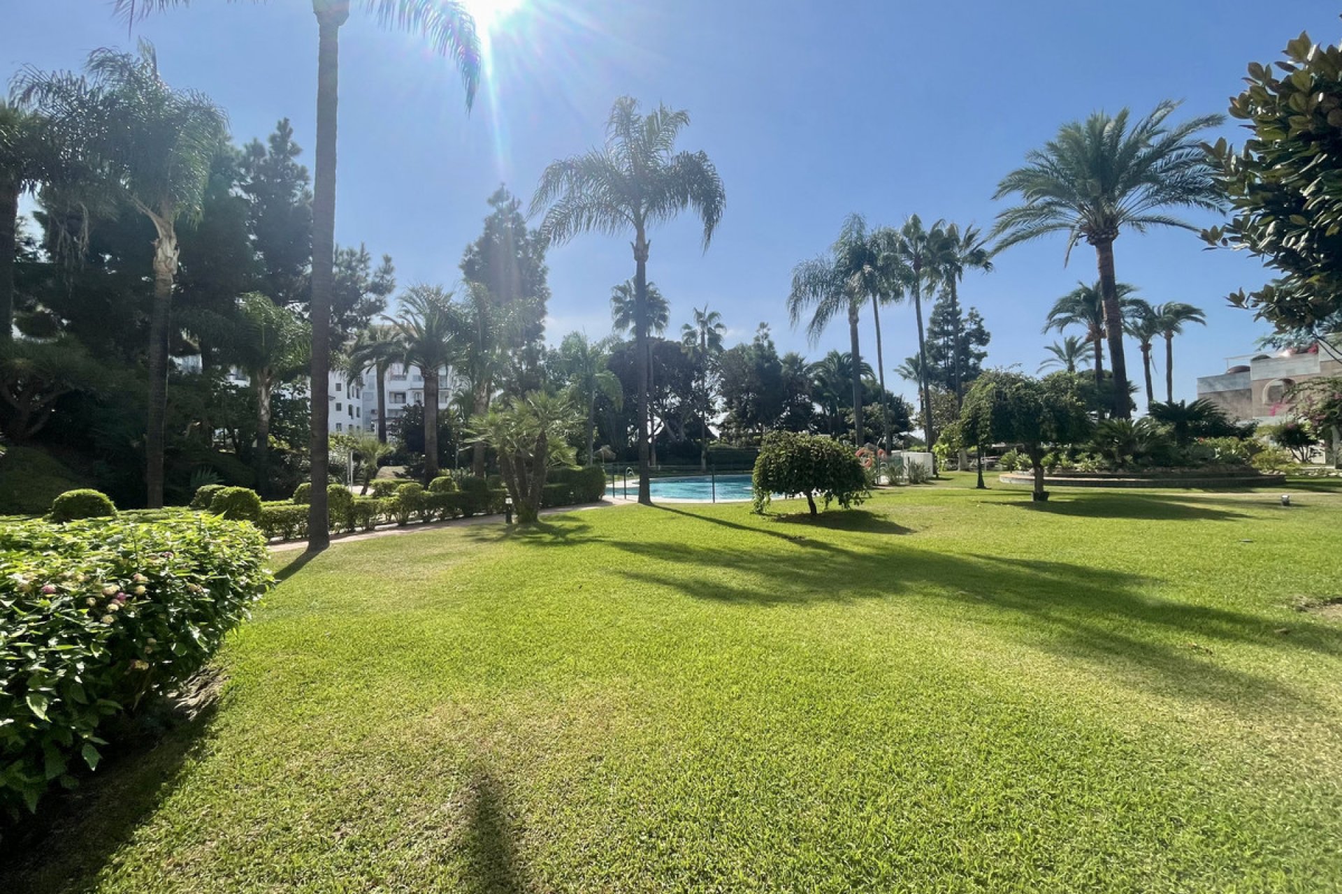 Resale - Apartment - Ground Floor Apartment - Marbella - Puerto Banús