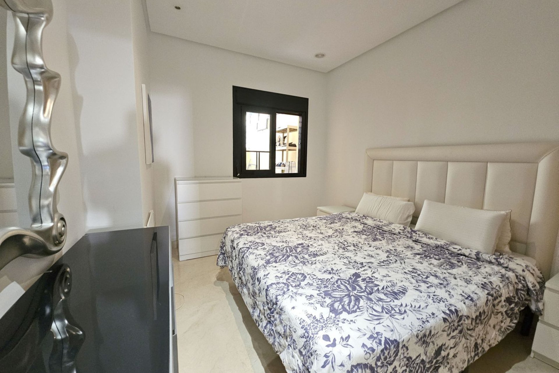 Resale - Apartment - Ground Floor Apartment - Marbella - Puerto Banús