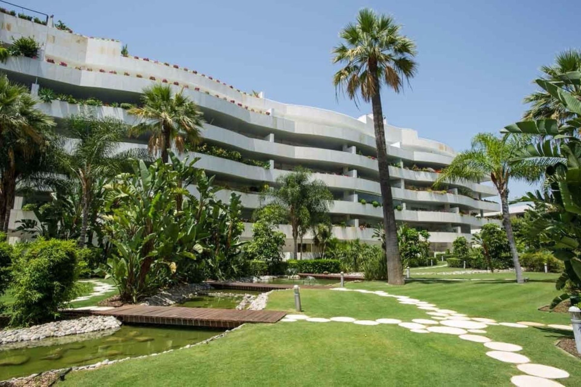 Resale - Apartment - Ground Floor Apartment - Marbella - Puerto Banús