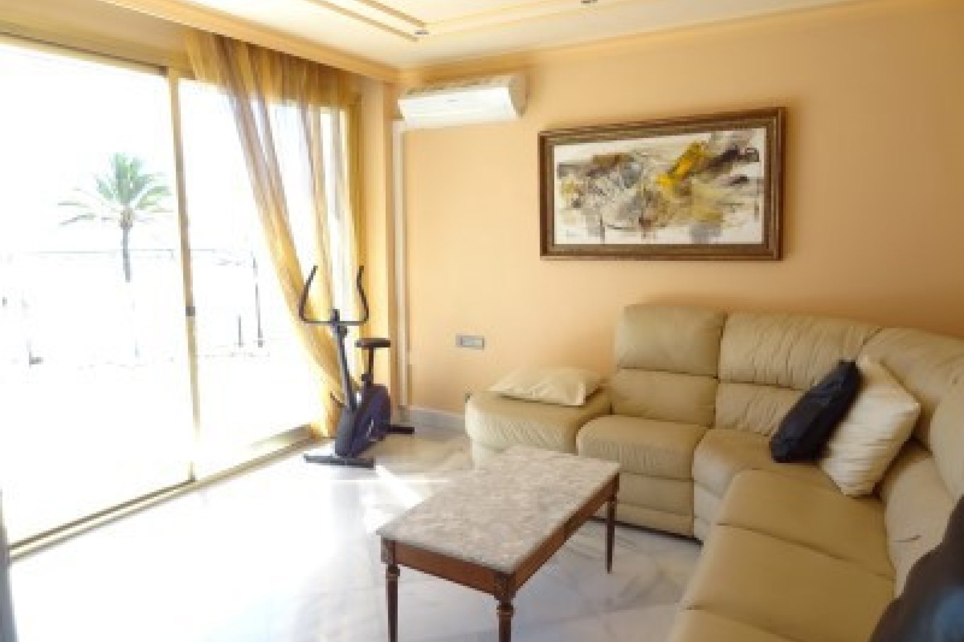 Resale - Apartment - Ground Floor Apartment - Marbella - Puerto Banús