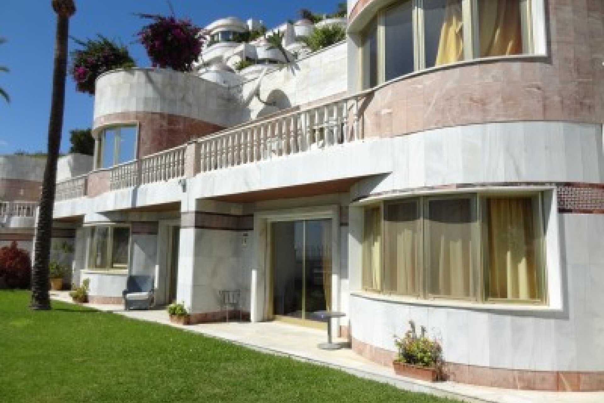 Resale - Apartment - Ground Floor Apartment - Marbella - Puerto Banús