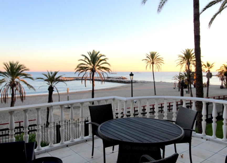 Resale - Apartment - Ground Floor Apartment - Marbella - Puerto Banús