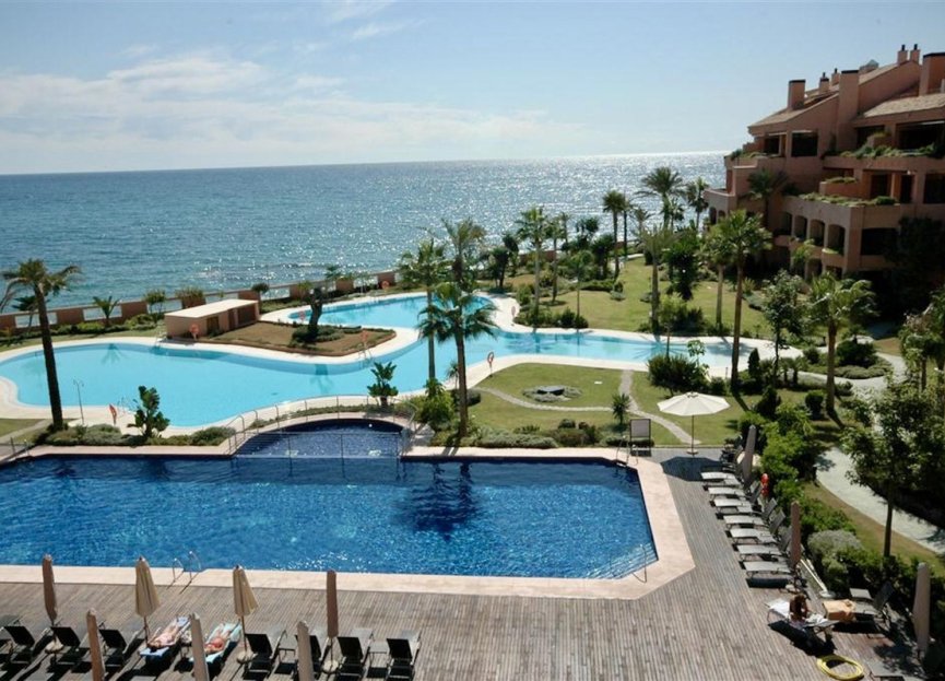 Resale - Apartment - Ground Floor Apartment - Marbella - Puerto Banús