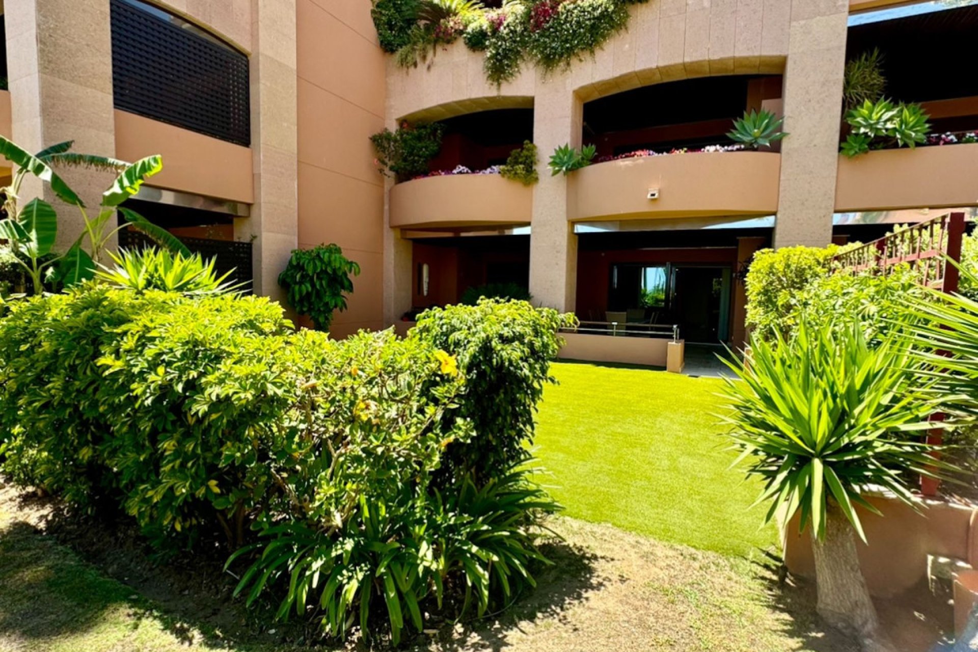 Resale - Apartment - Ground Floor Apartment - Marbella - Puerto Banús