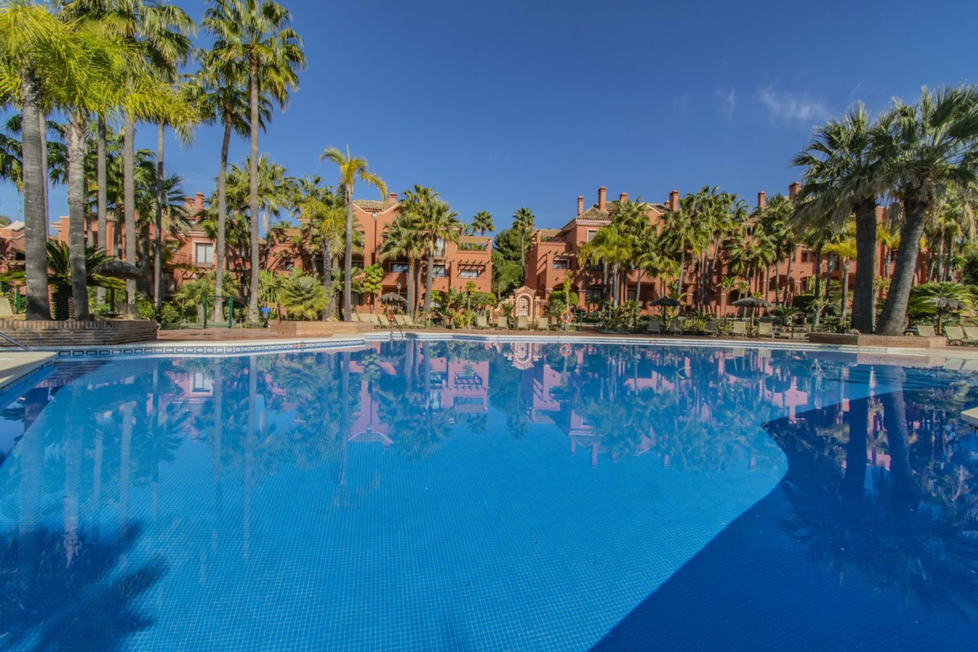 Resale - Apartment - Ground Floor Apartment - Marbella - Puerto Banús