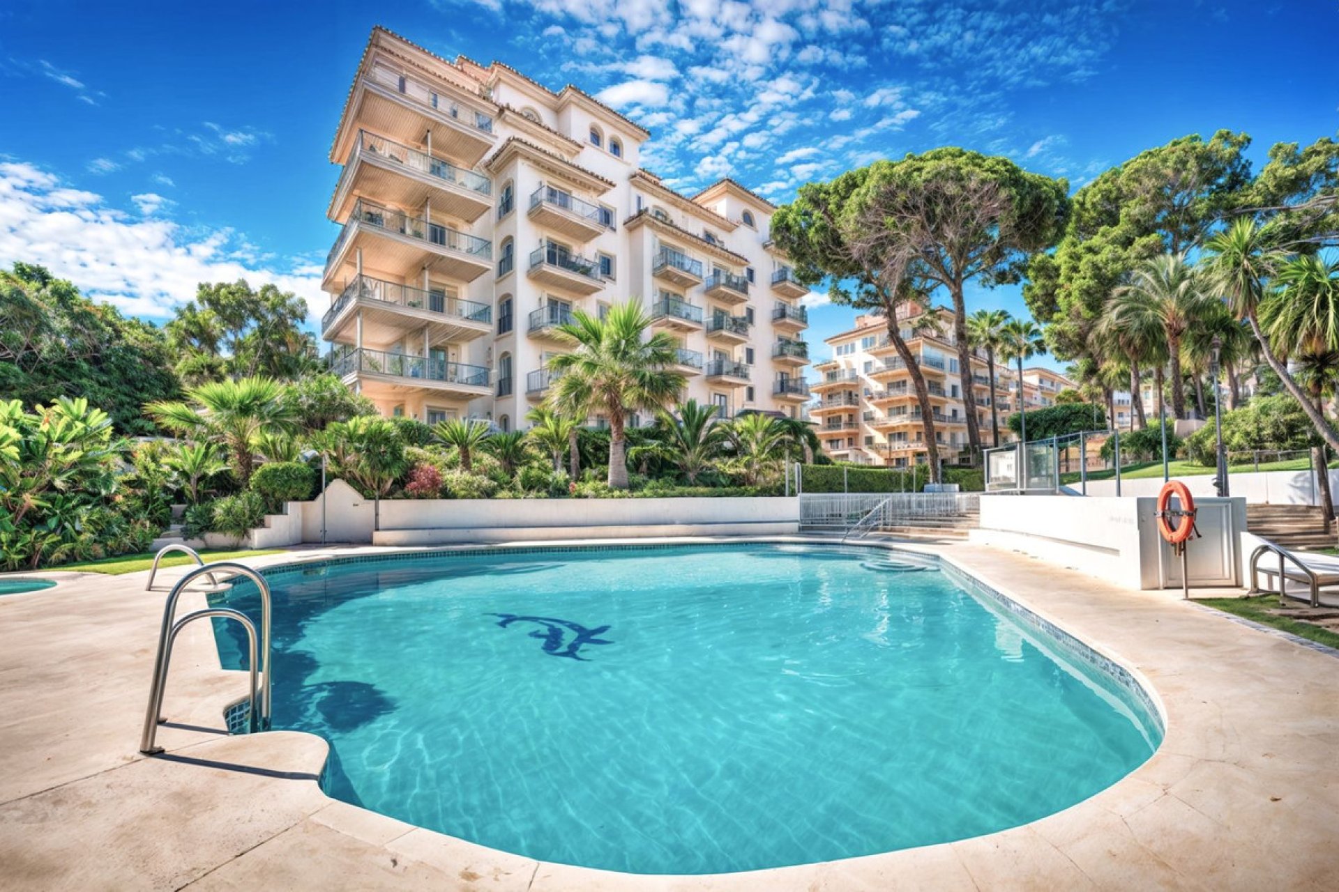 Resale - Apartment - Ground Floor Apartment - Marbella - Puerto Banús