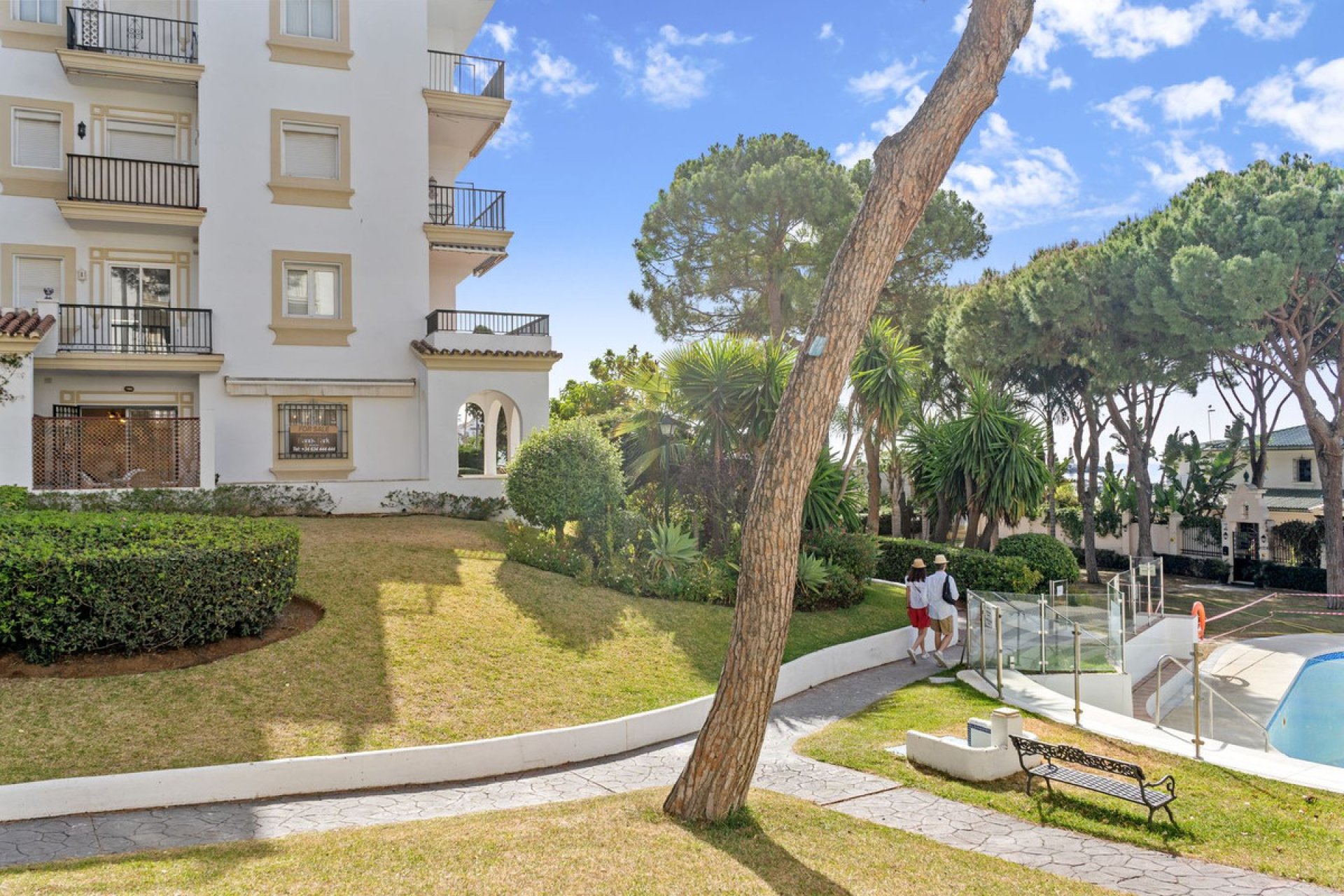 Resale - Apartment - Ground Floor Apartment - Marbella - Puerto Banús