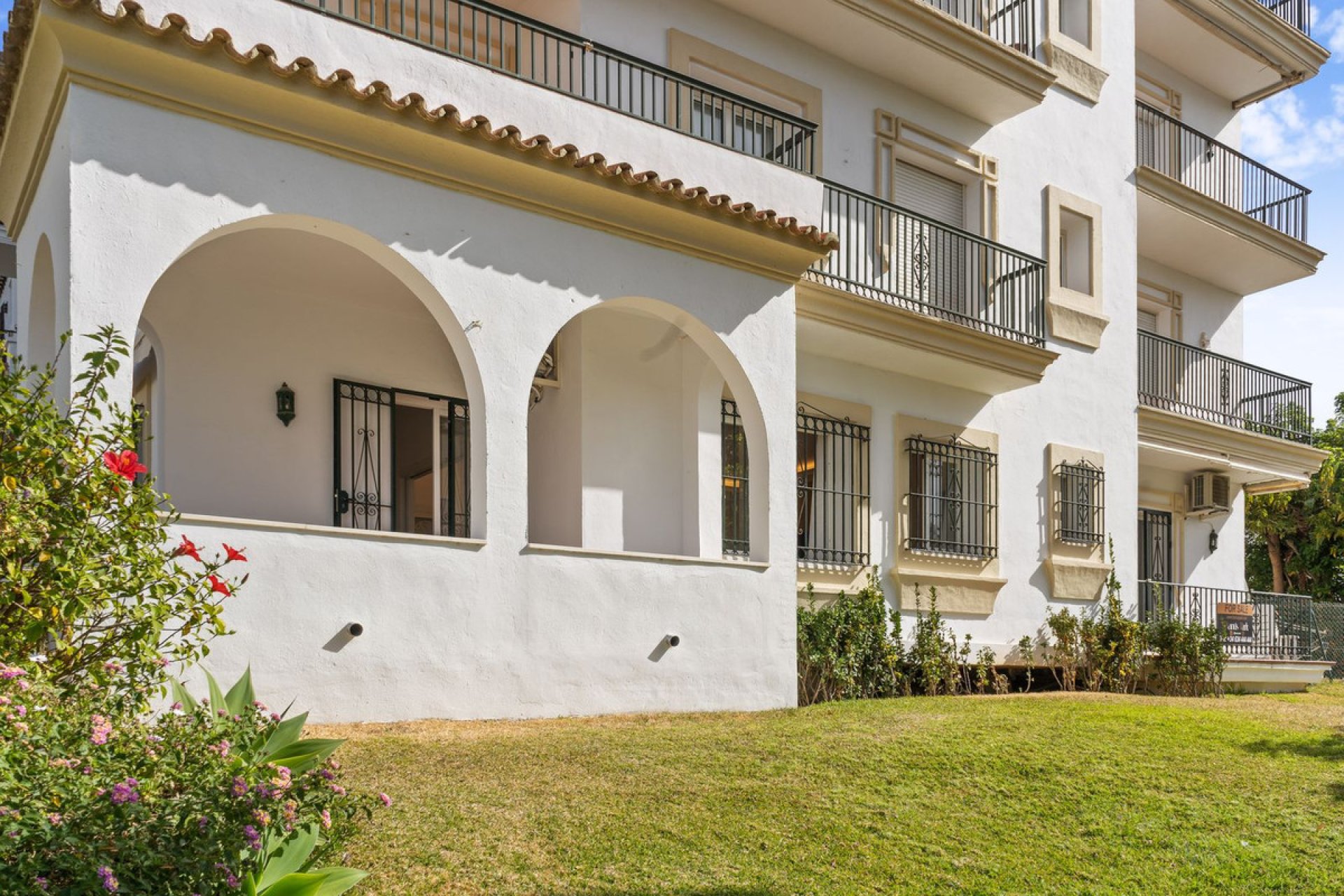 Resale - Apartment - Ground Floor Apartment - Marbella - Puerto Banús