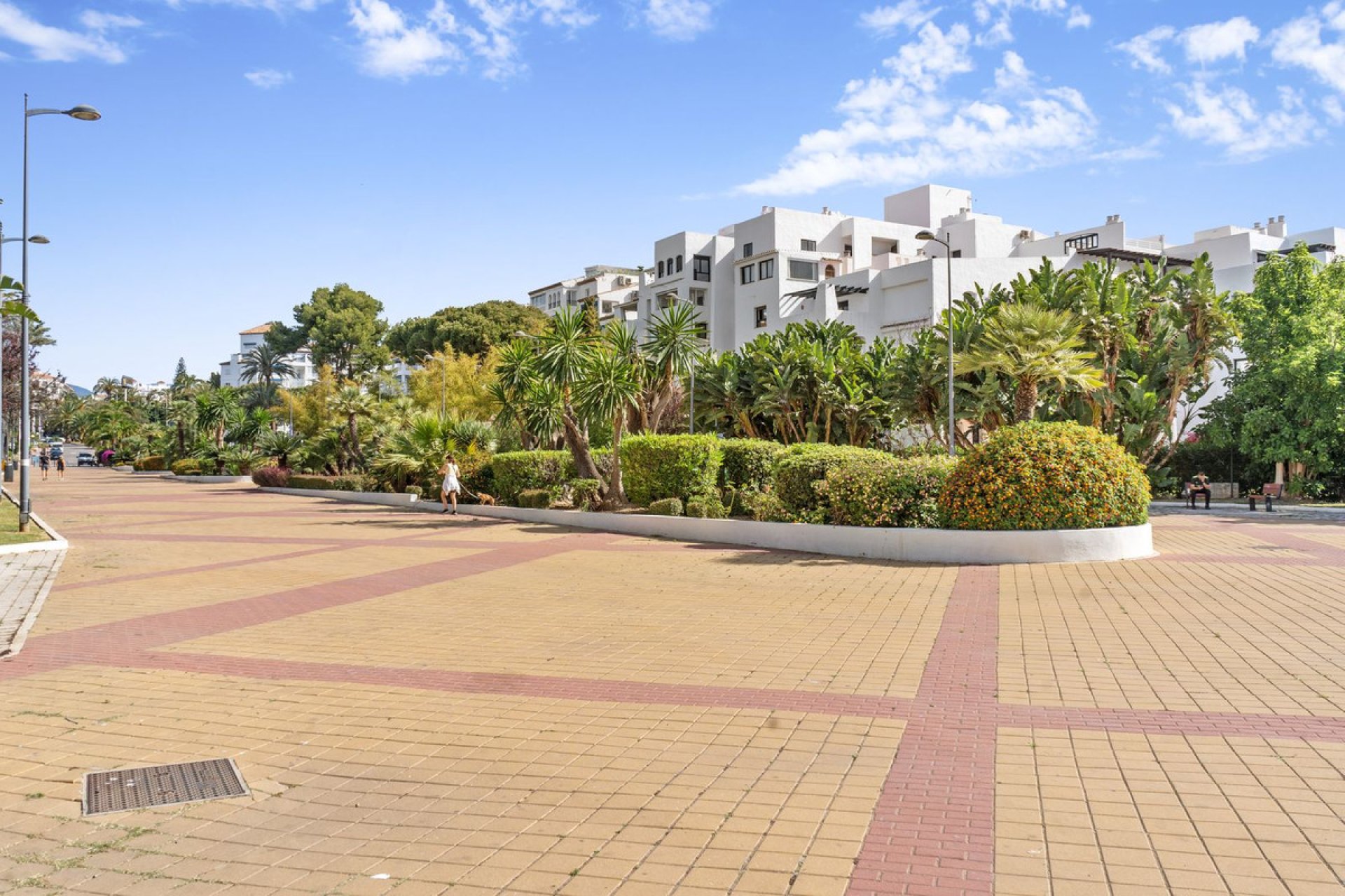 Resale - Apartment - Ground Floor Apartment - Marbella - Puerto Banús