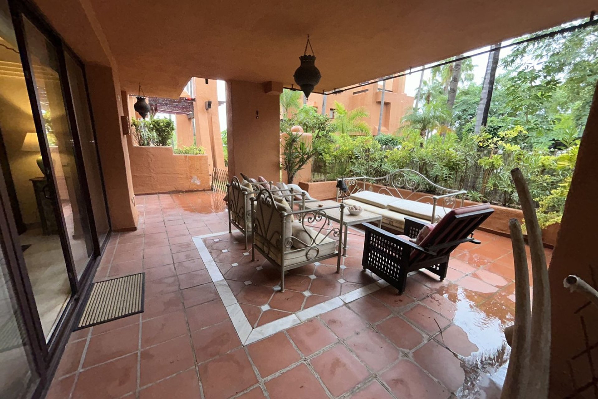 Resale - Apartment - Ground Floor Apartment - Marbella - Puerto Banús