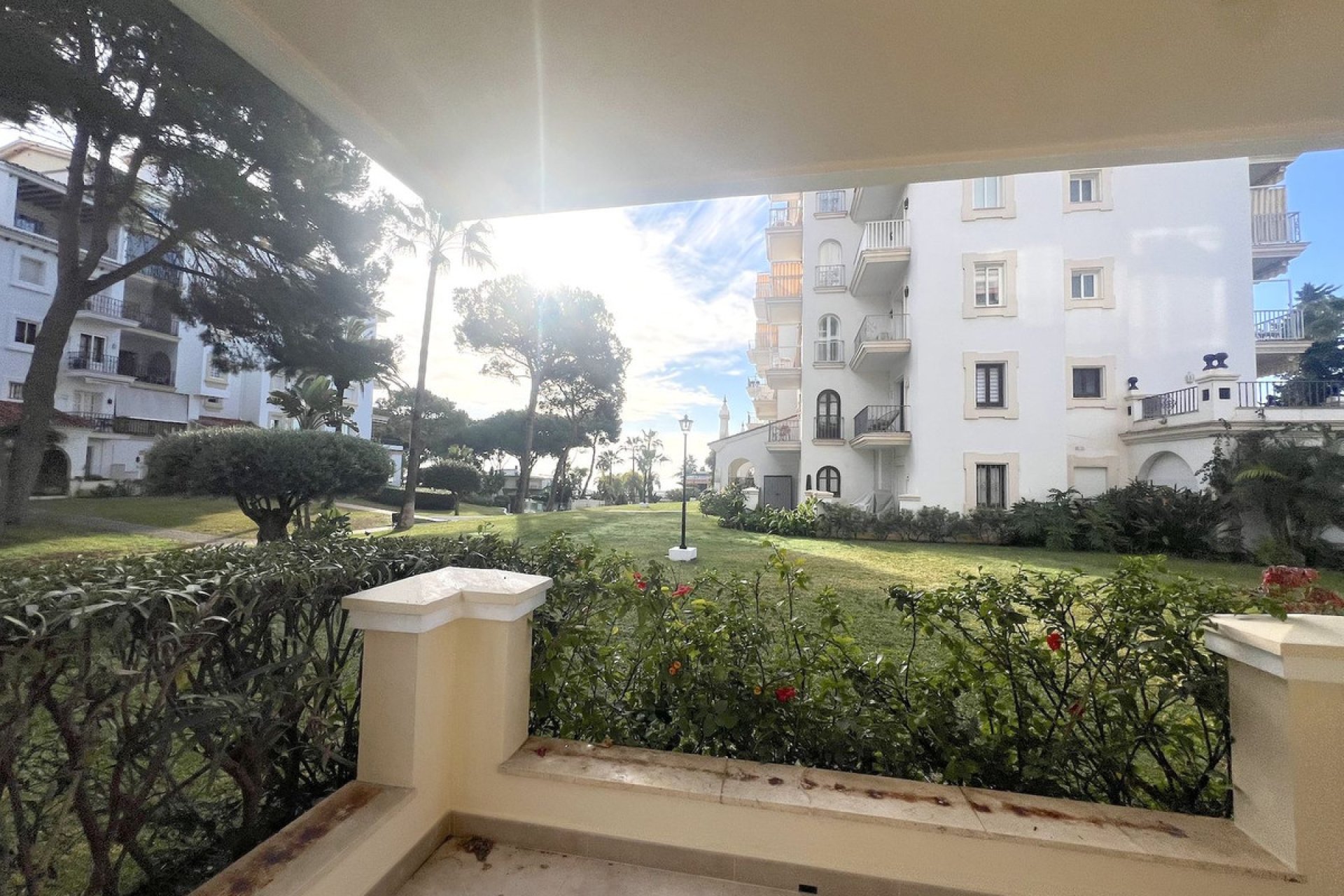 Resale - Apartment - Ground Floor Apartment - Marbella - Puerto Banús