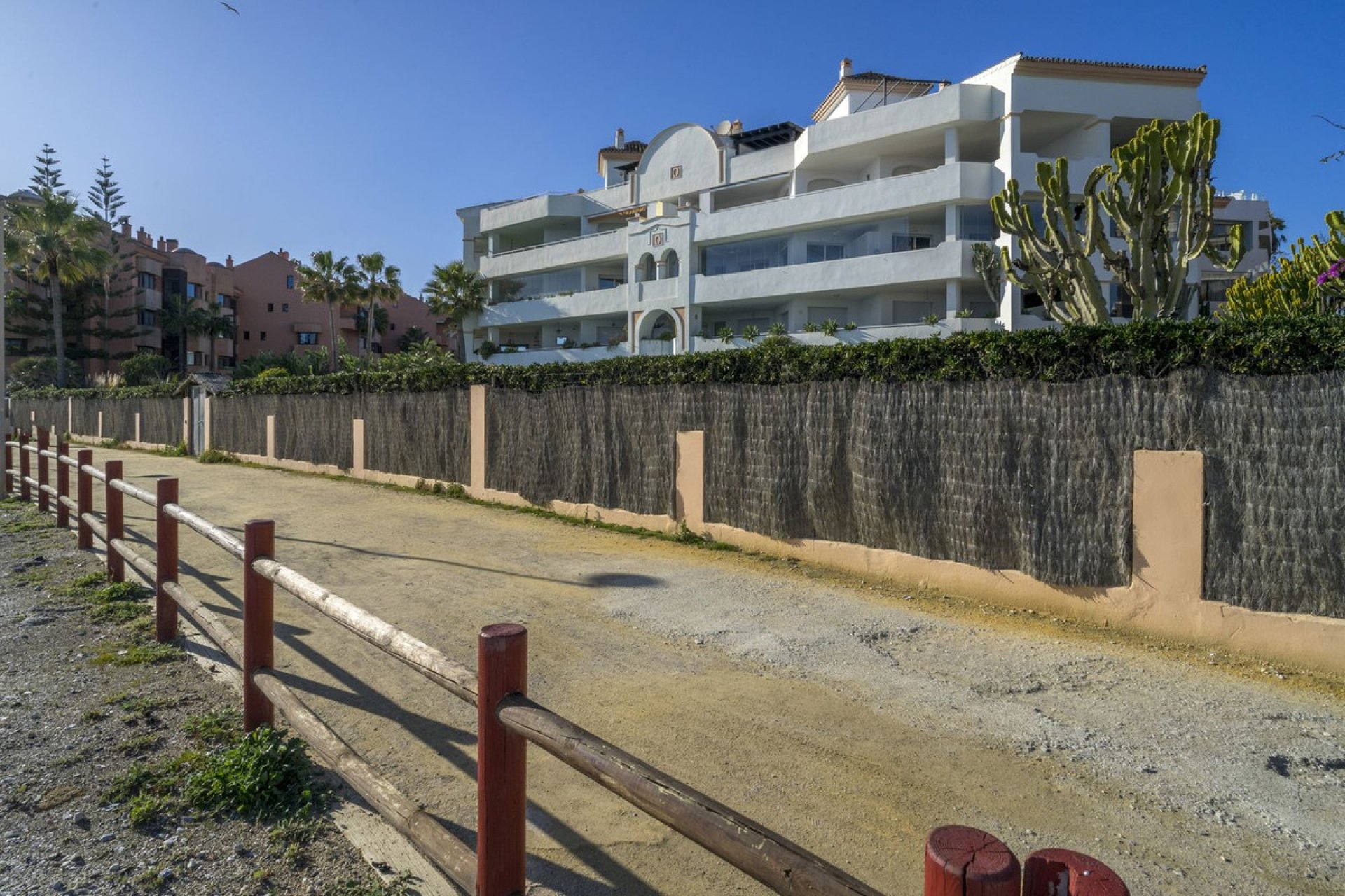 Resale - Apartment - Ground Floor Apartment - Marbella - Puerto Banús