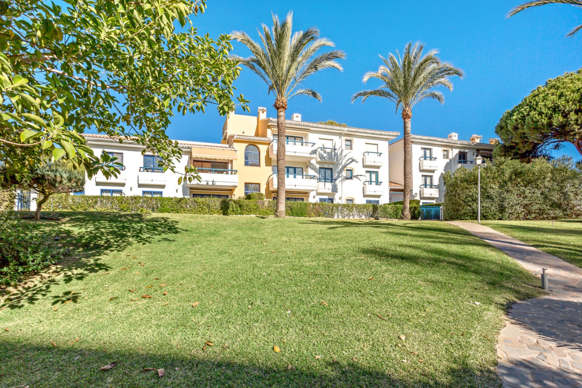 Resale - Apartment - Ground Floor Apartment - Marbella - Puerto de Cabopino