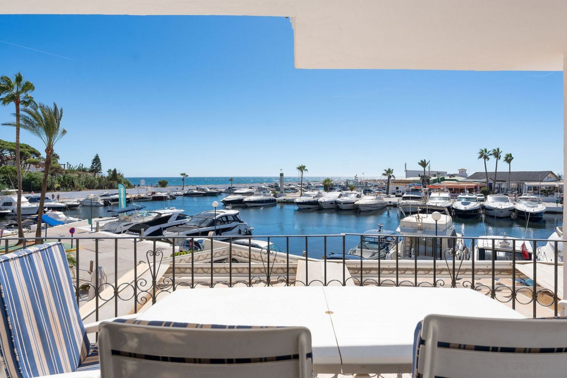 Resale - Apartment - Ground Floor Apartment - Marbella - Puerto de Cabopino