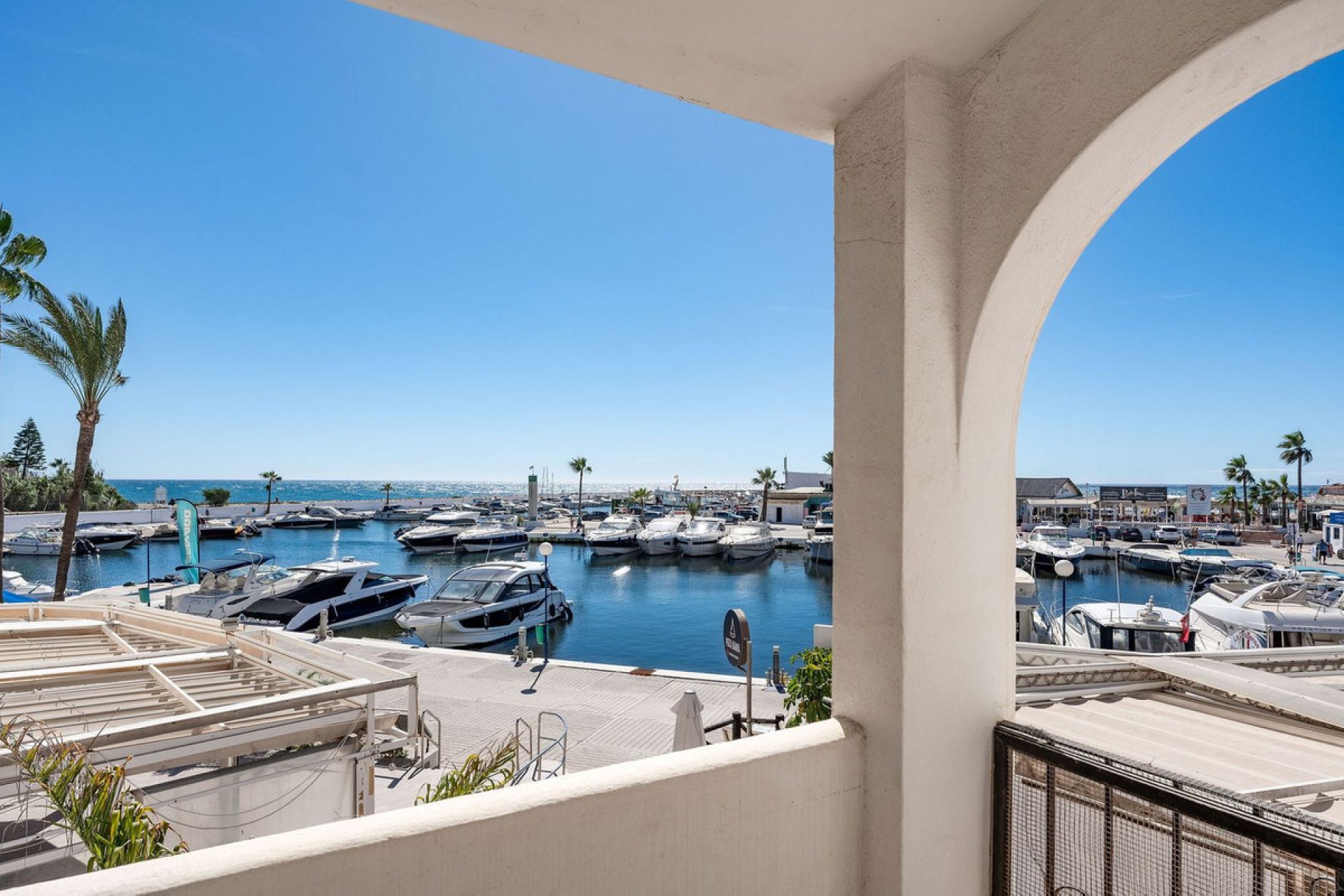 Resale - Apartment - Ground Floor Apartment - Marbella - Puerto de Cabopino