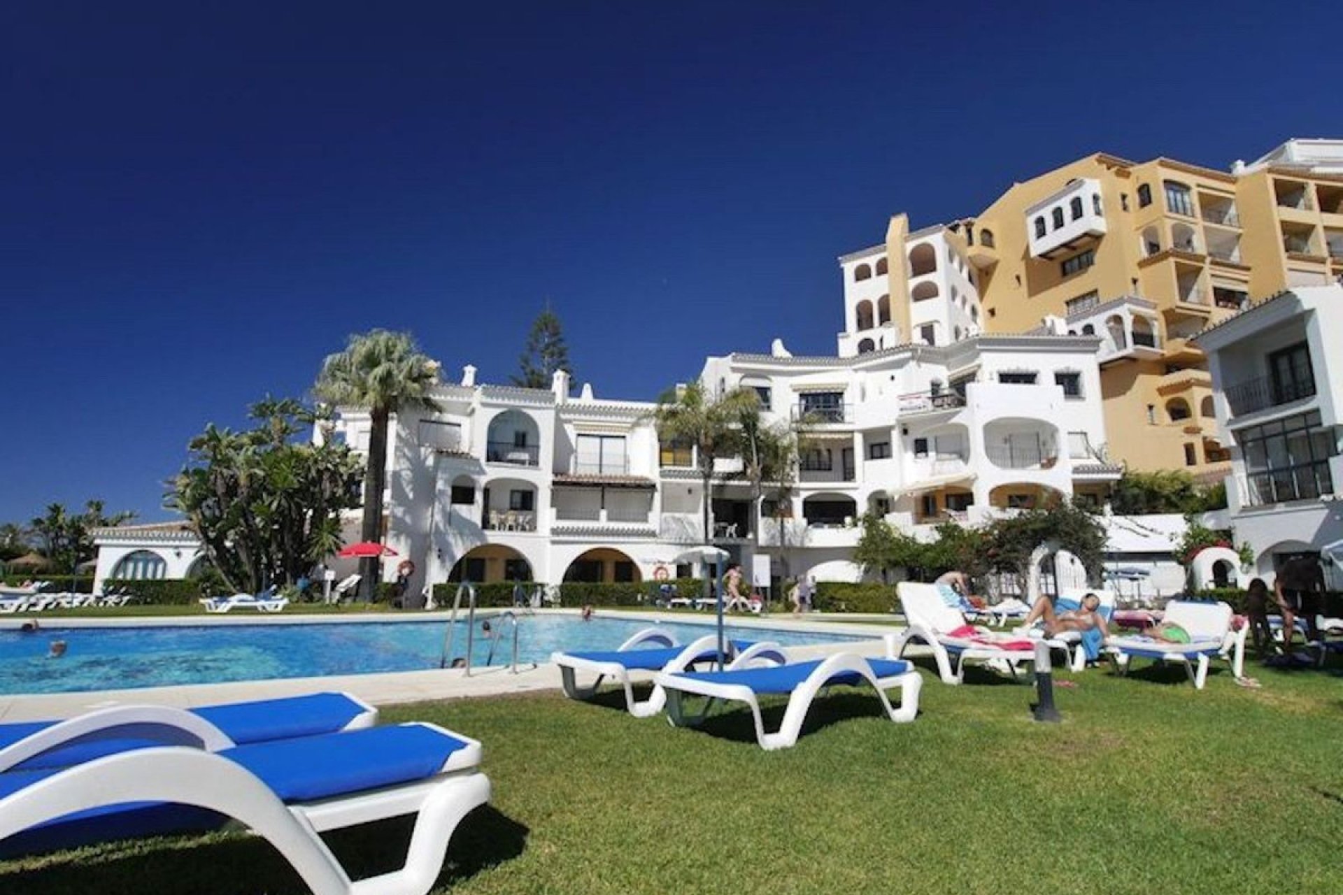 Resale - Apartment - Ground Floor Apartment - Marbella - Puerto de Cabopino