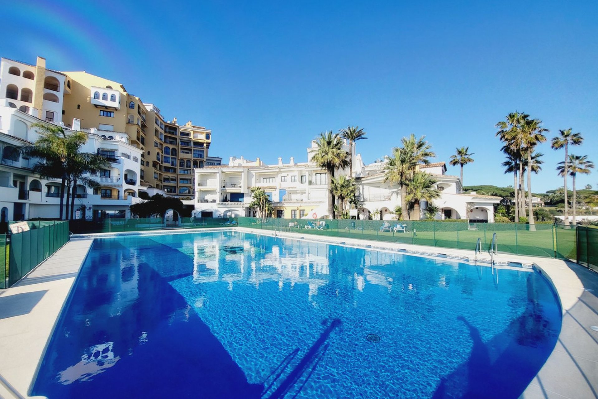 Resale - Apartment - Ground Floor Apartment - Marbella - Puerto de Cabopino