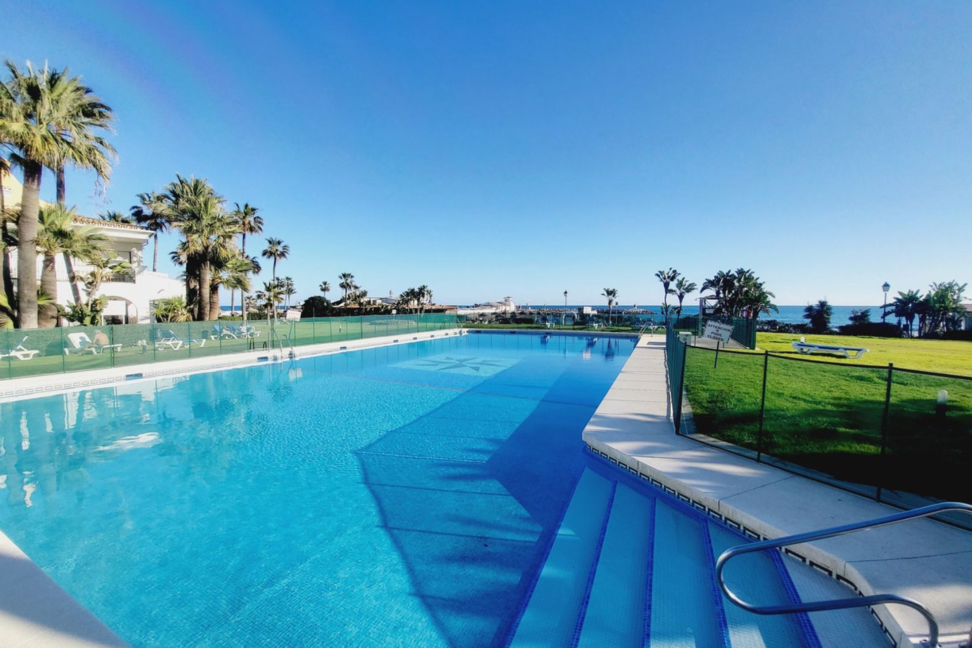 Resale - Apartment - Ground Floor Apartment - Marbella - Puerto de Cabopino