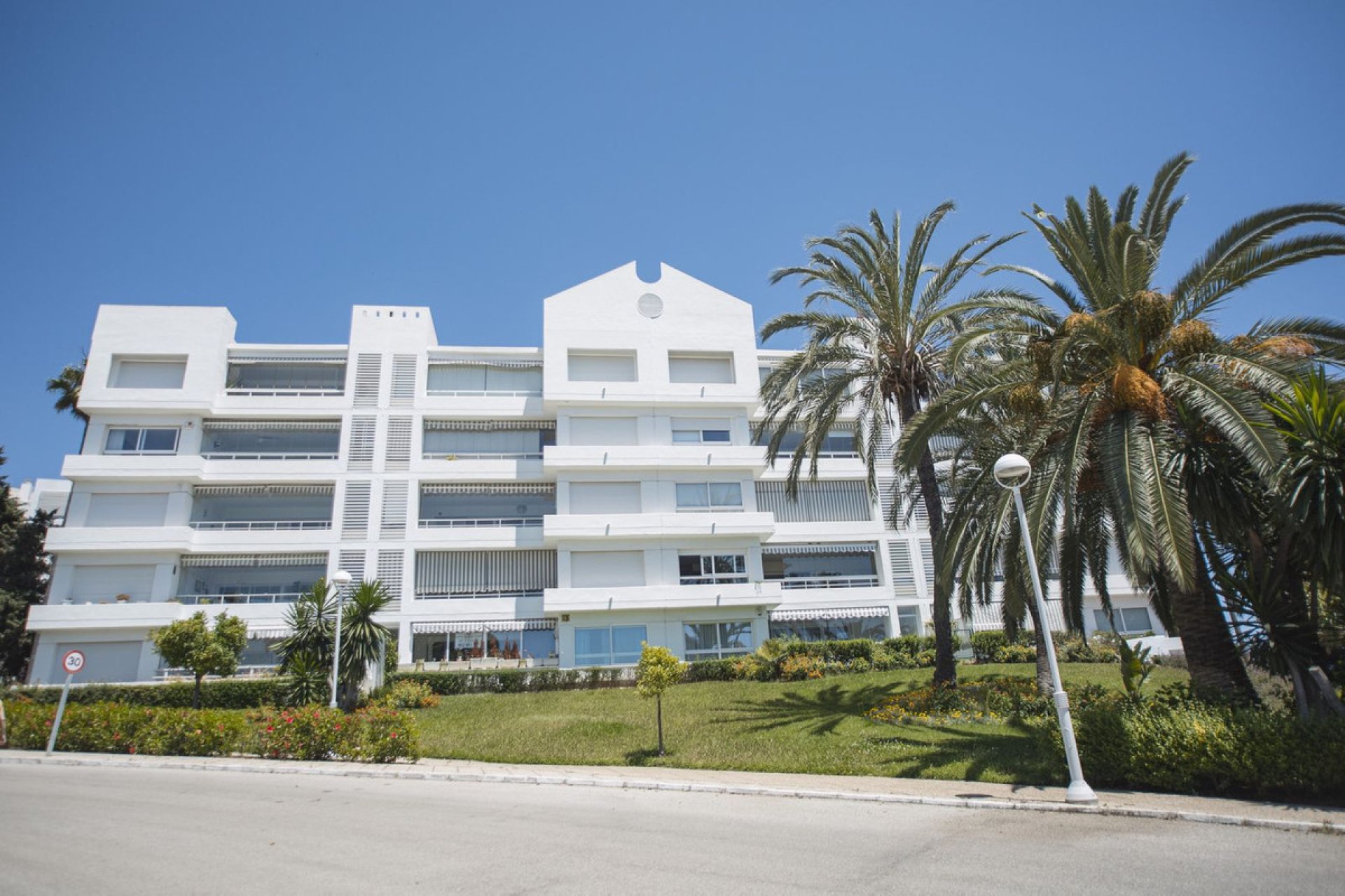 Resale - Apartment - Ground Floor Apartment - Marbella - Río Real