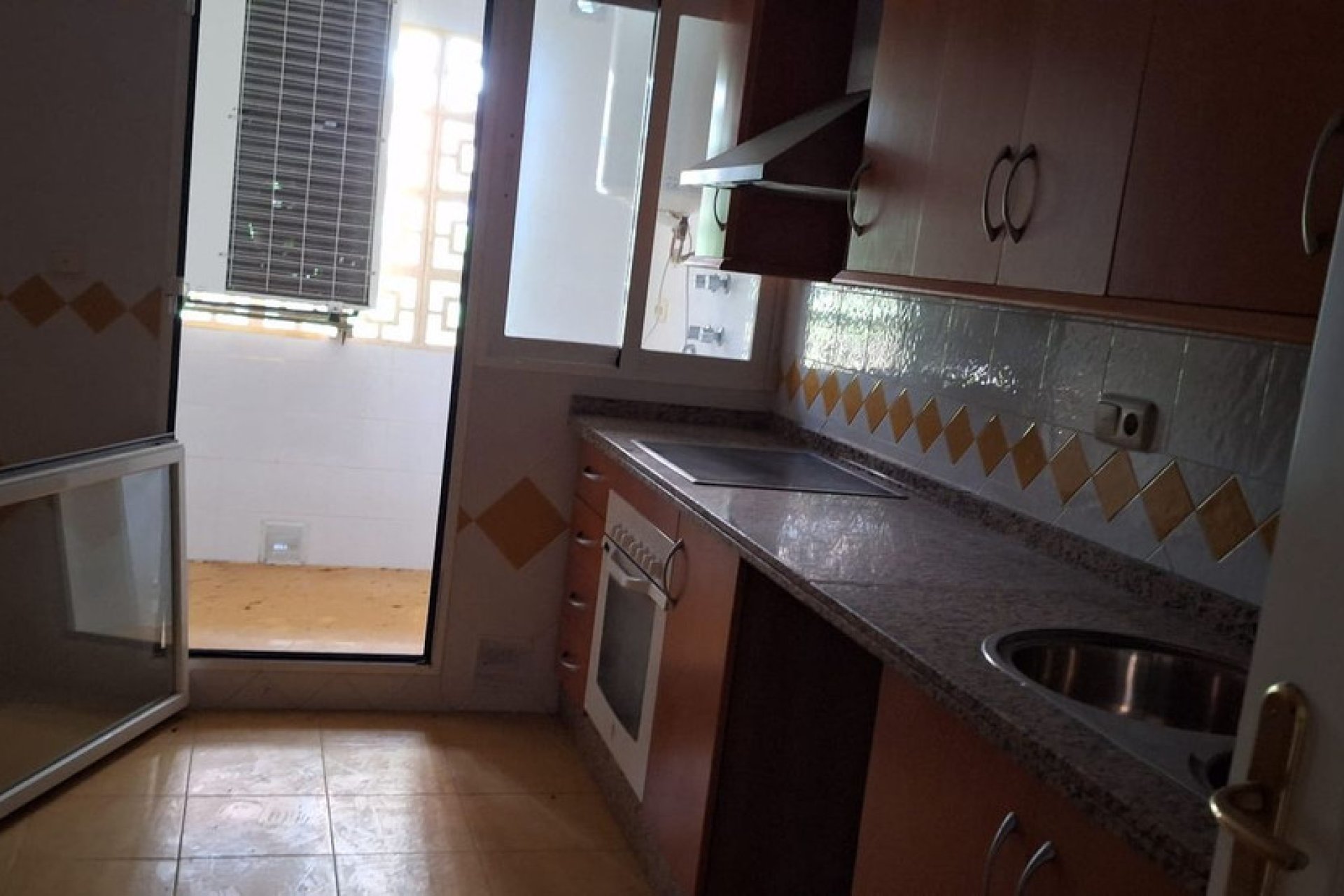 Resale - Apartment - Ground Floor Apartment - Marbella - Río Real