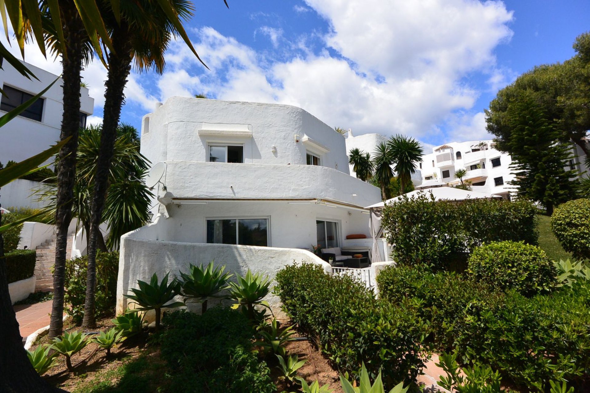 Resale - Apartment - Ground Floor Apartment - Marbella - The Golden Mile