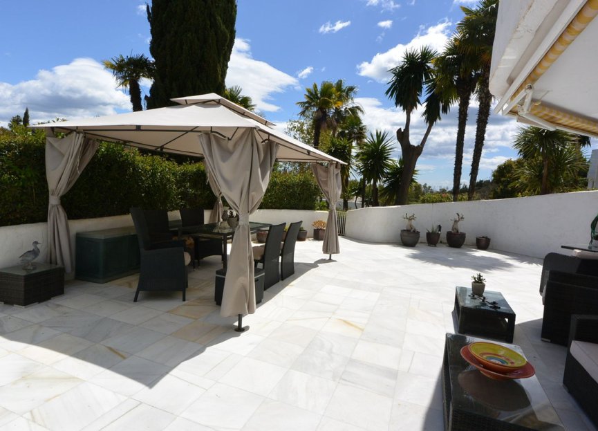 Resale - Apartment - Ground Floor Apartment - Marbella - The Golden Mile