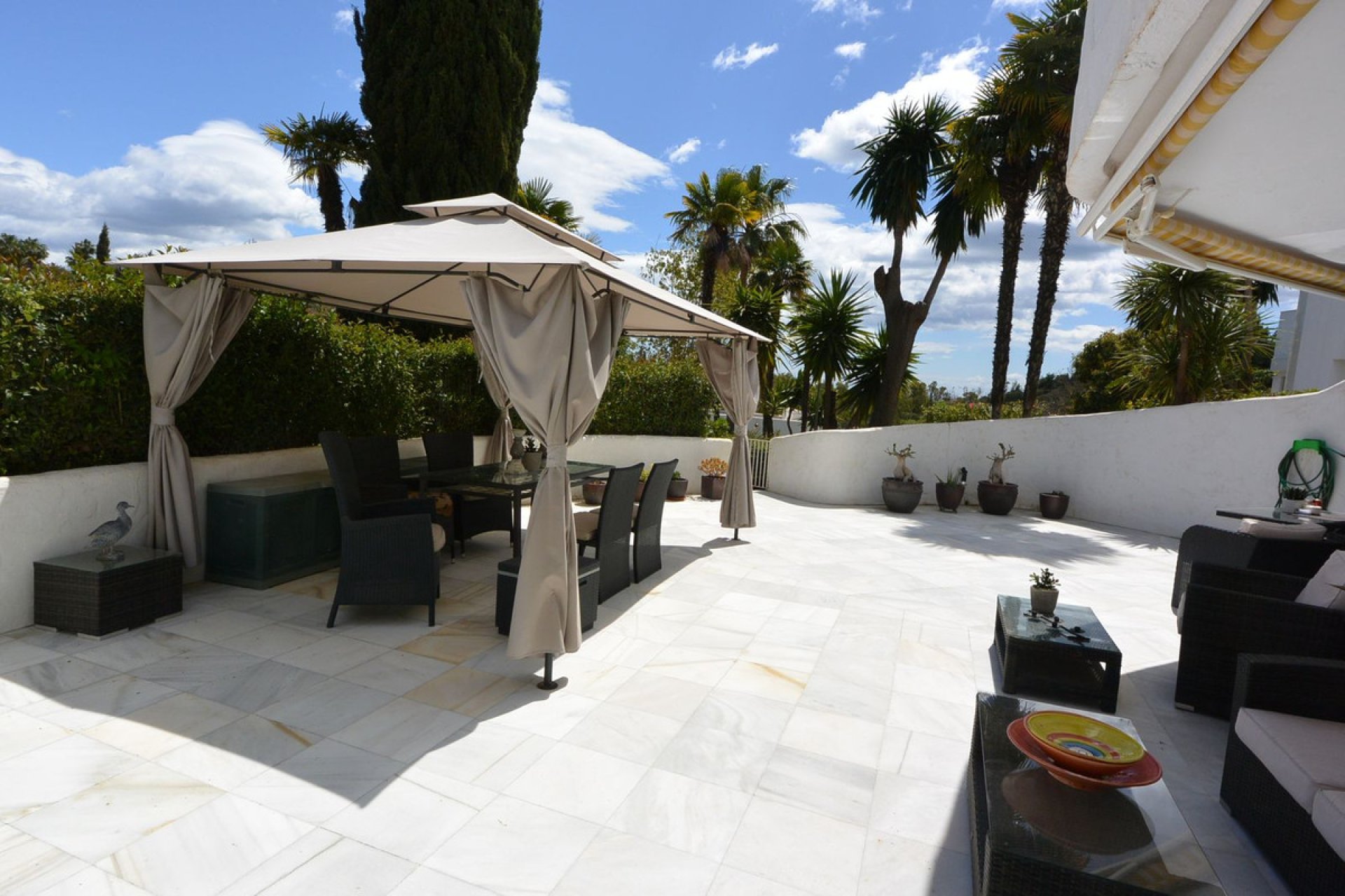 Resale - Apartment - Ground Floor Apartment - Marbella - The Golden Mile