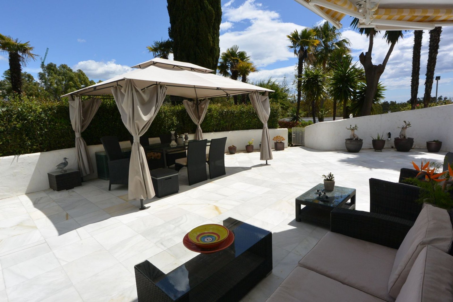 Resale - Apartment - Ground Floor Apartment - Marbella - The Golden Mile