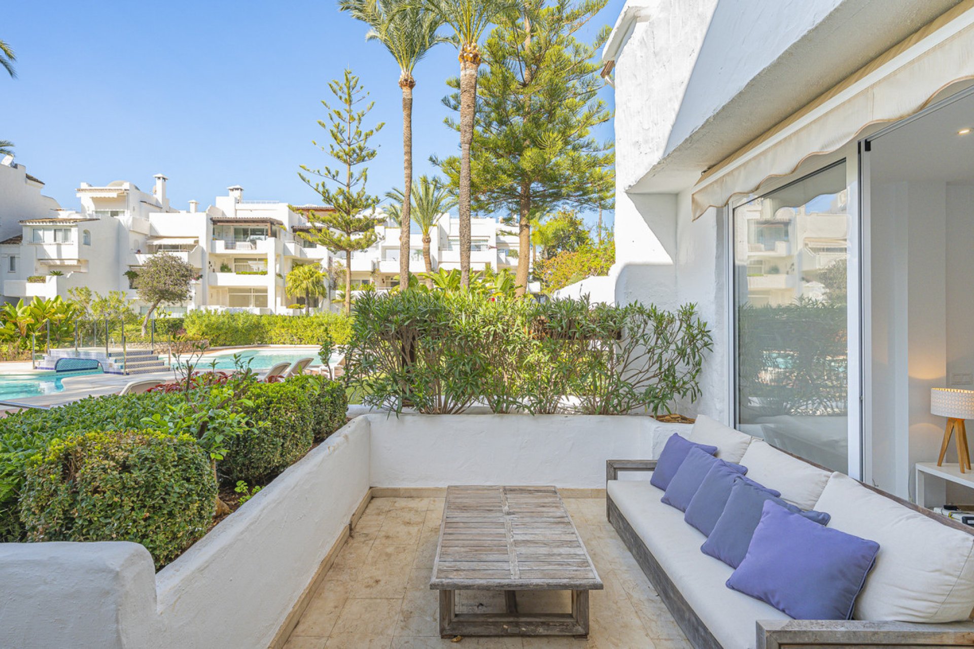 Resale - Apartment - Ground Floor Apartment - Marbella - The Golden Mile