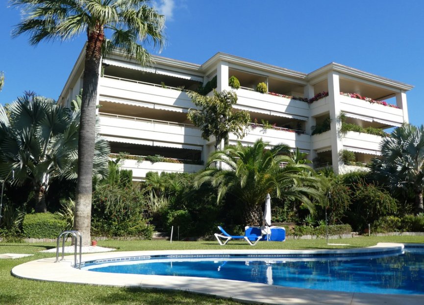 Resale - Apartment - Ground Floor Apartment - Marbella - The Golden Mile