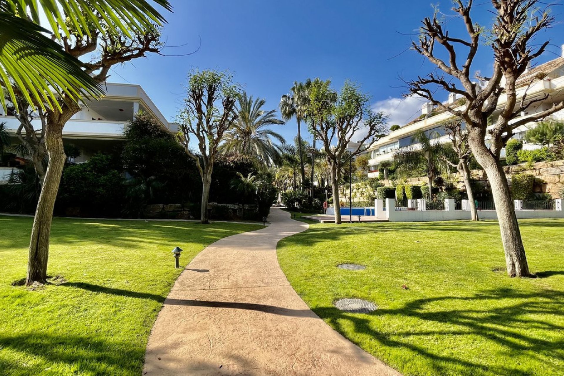 Resale - Apartment - Ground Floor Apartment - Marbella - The Golden Mile