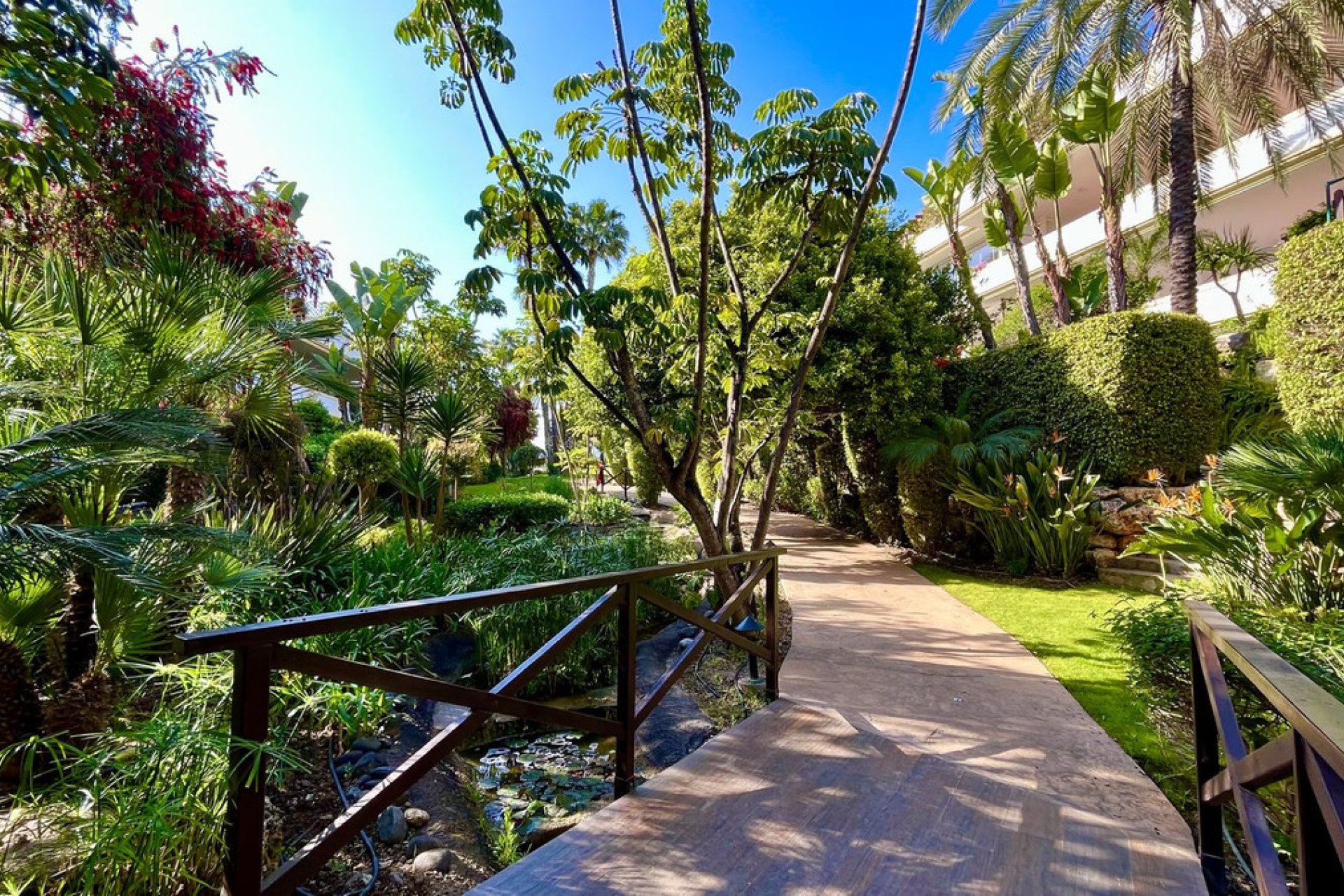 Resale - Apartment - Ground Floor Apartment - Marbella - The Golden Mile