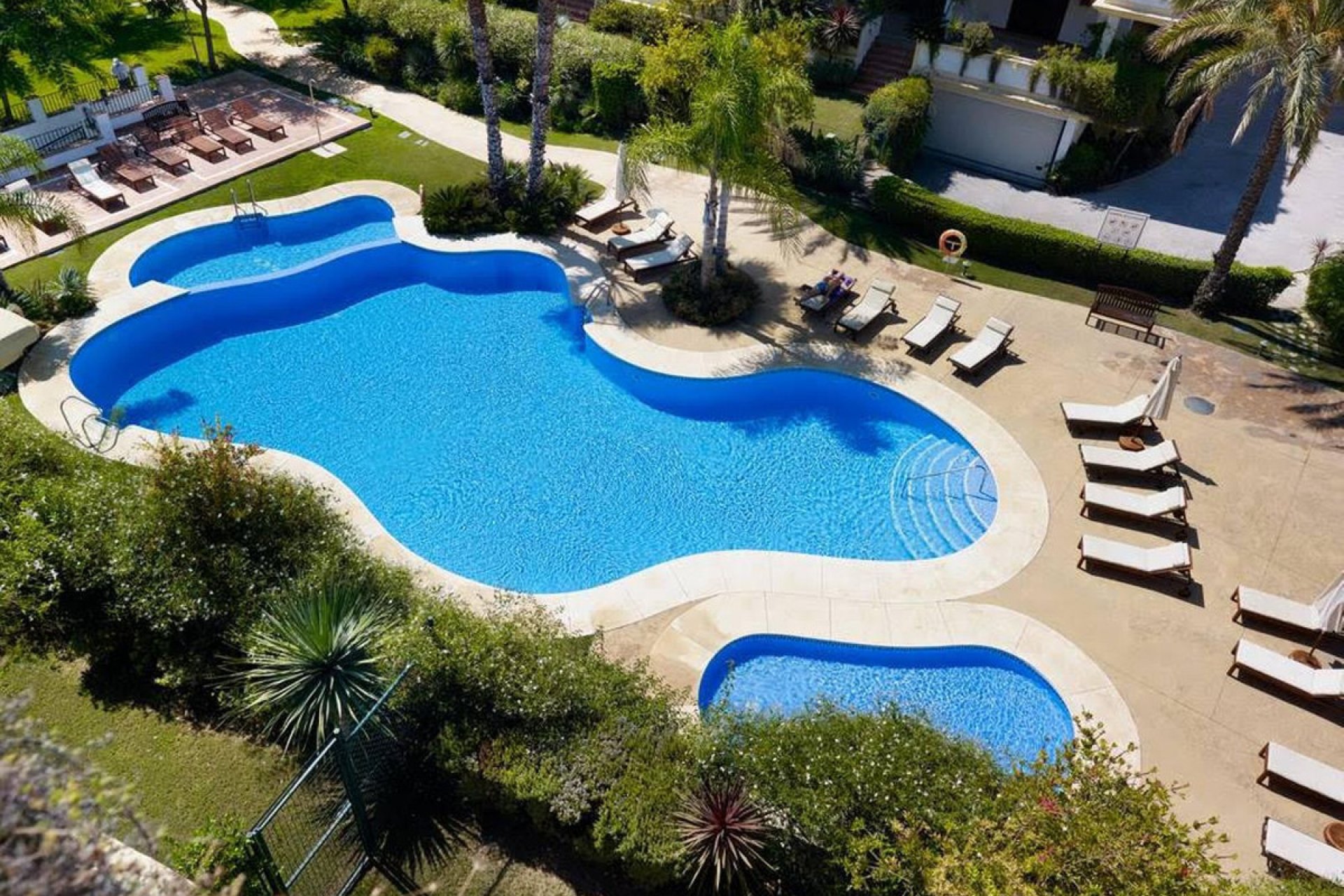 Resale - Apartment - Ground Floor Apartment - Marbella - The Golden Mile