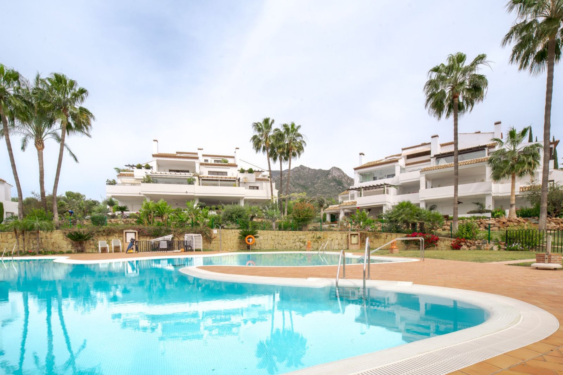 Resale - Apartment - Ground Floor Apartment - Marbella - The Golden Mile