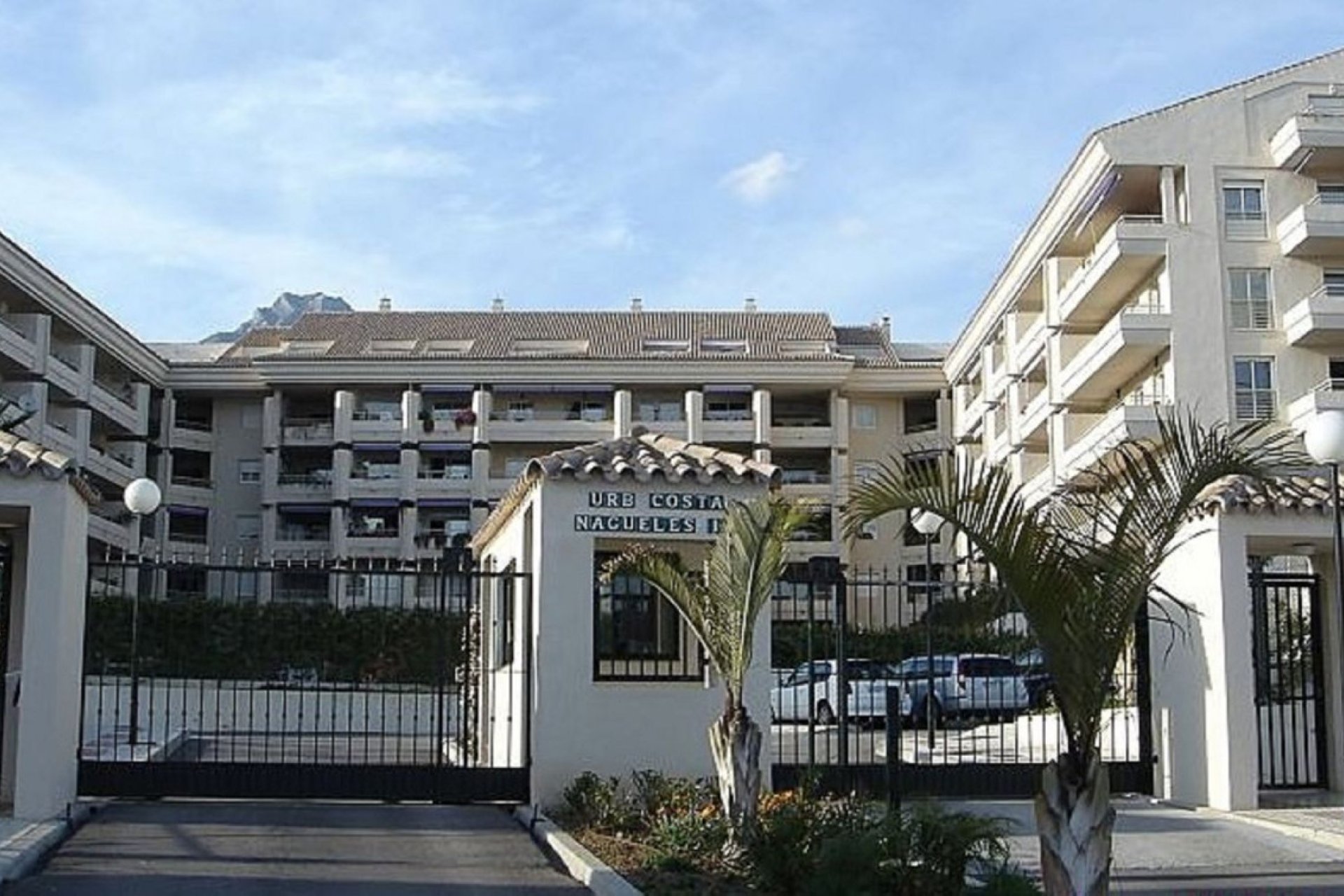 Resale - Apartment - Ground Floor Apartment - Marbella - The Golden Mile