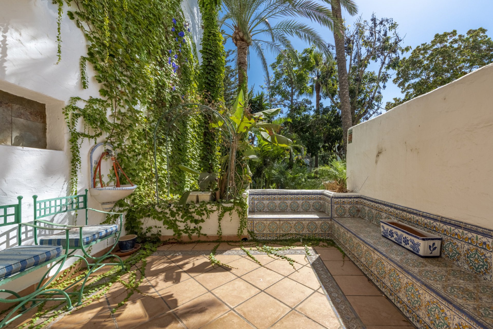 Resale - Apartment - Ground Floor Apartment - Marbella - The Golden Mile