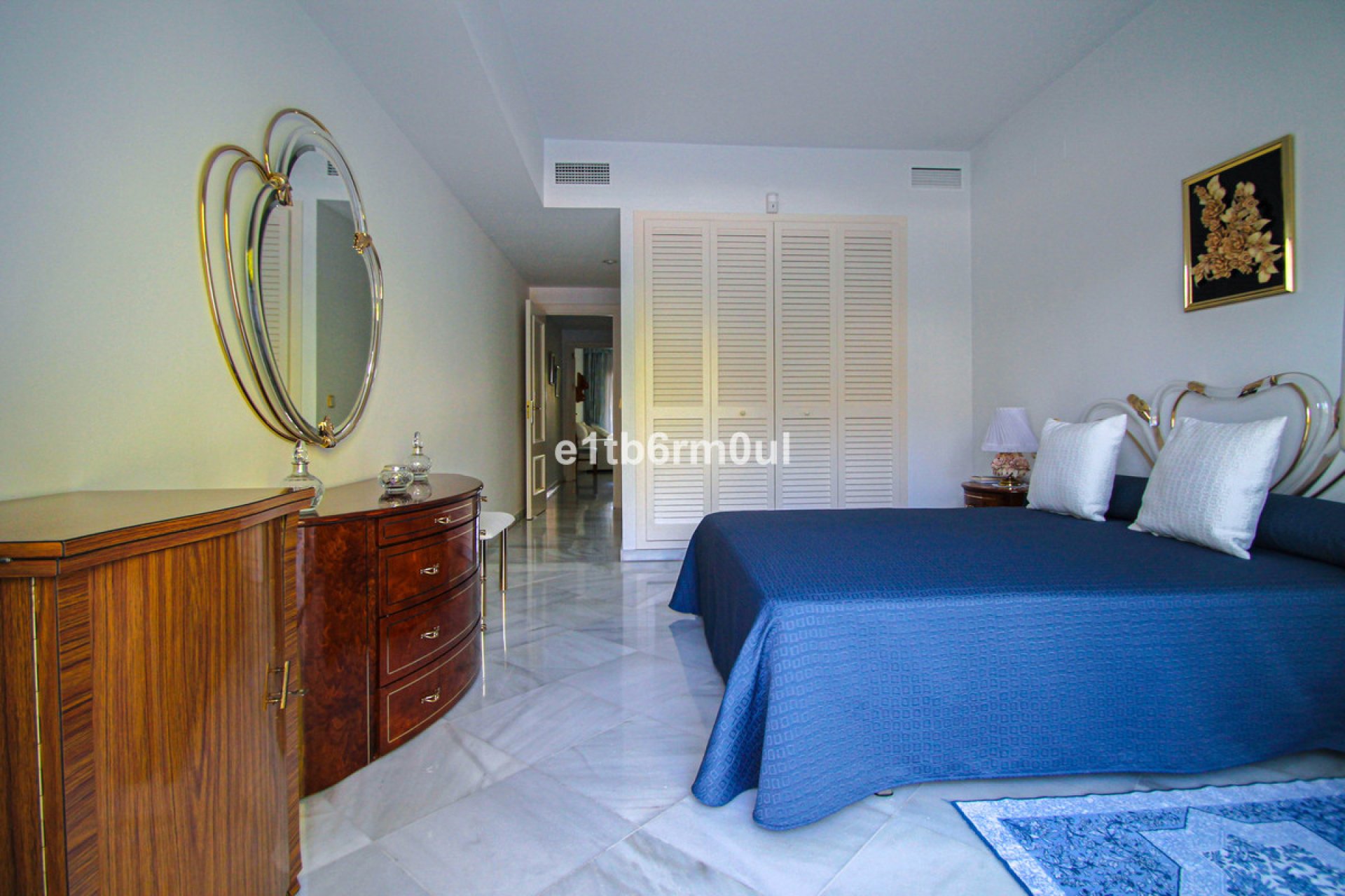 Resale - Apartment - Ground Floor Apartment - Marbella - The Golden Mile