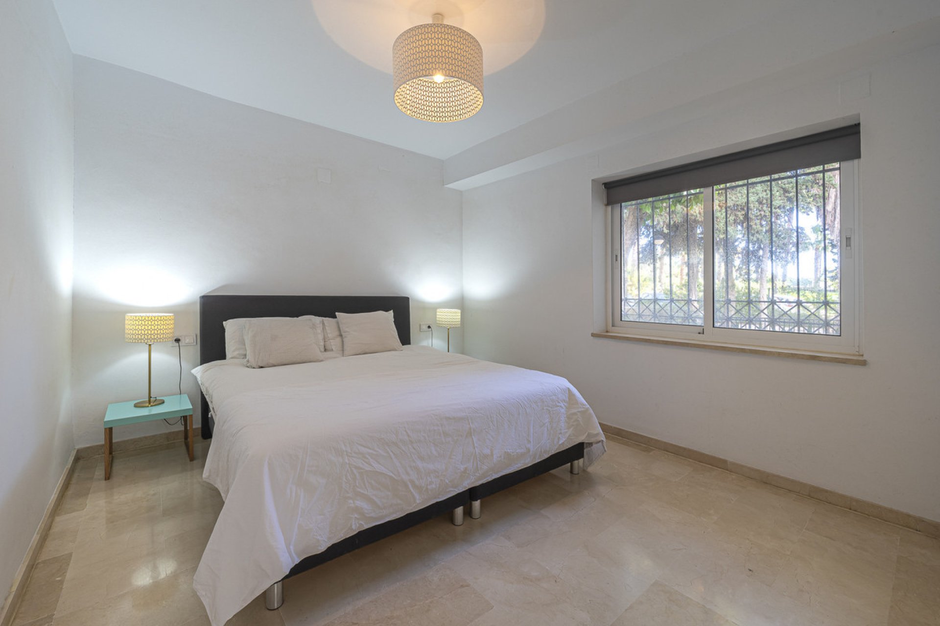 Resale - Apartment - Ground Floor Apartment - Marbella - The Golden Mile