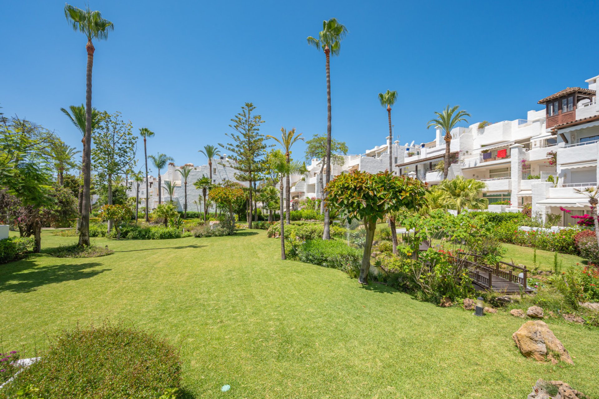 Resale - Apartment - Ground Floor Apartment - Marbella - The Golden Mile