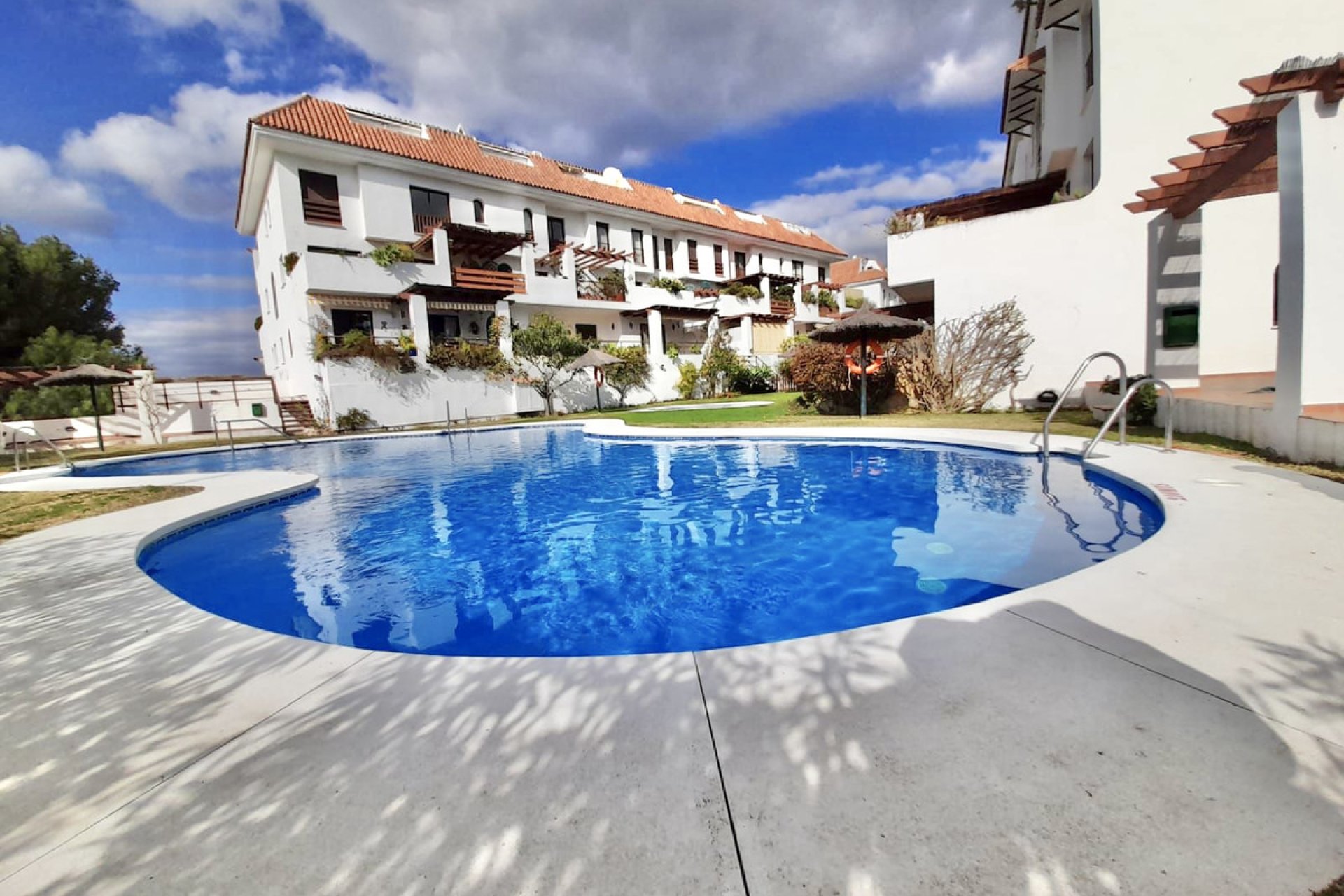 Resale - Apartment - Ground Floor Apartment - Marbella - The Golden Mile