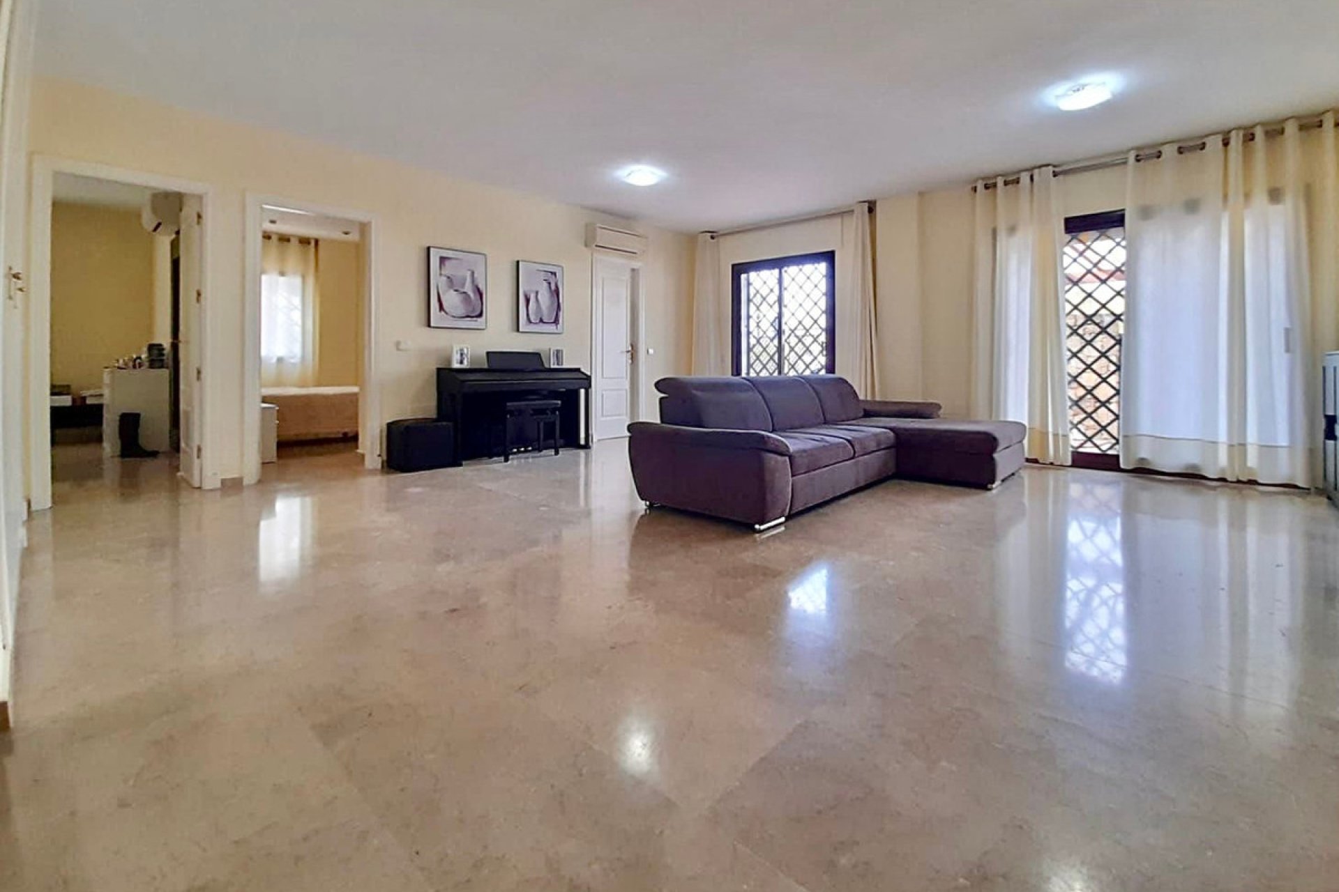 Resale - Apartment - Ground Floor Apartment - Marbella - The Golden Mile