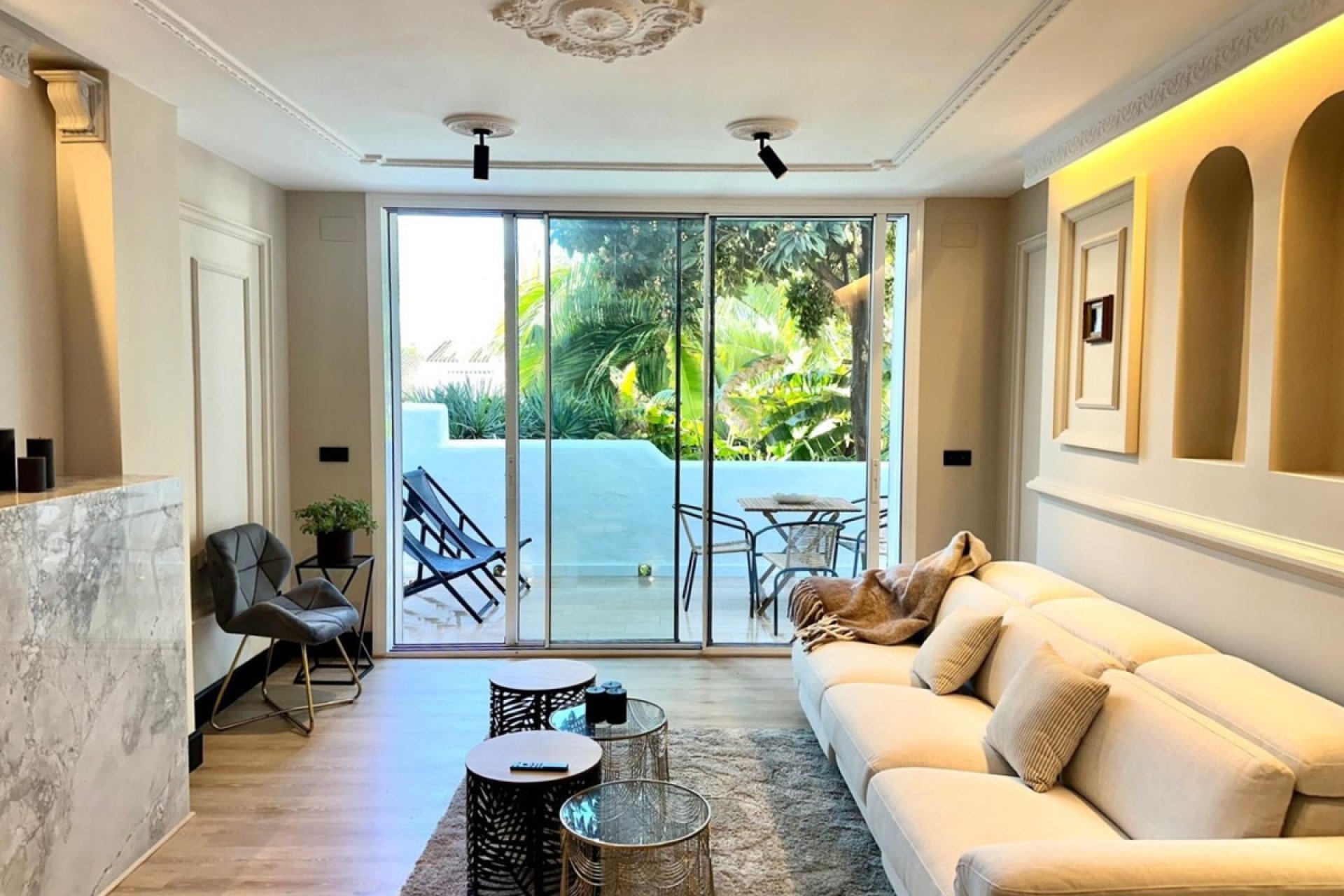 Resale - Apartment - Ground Floor Apartment - Marbella - The Golden Mile