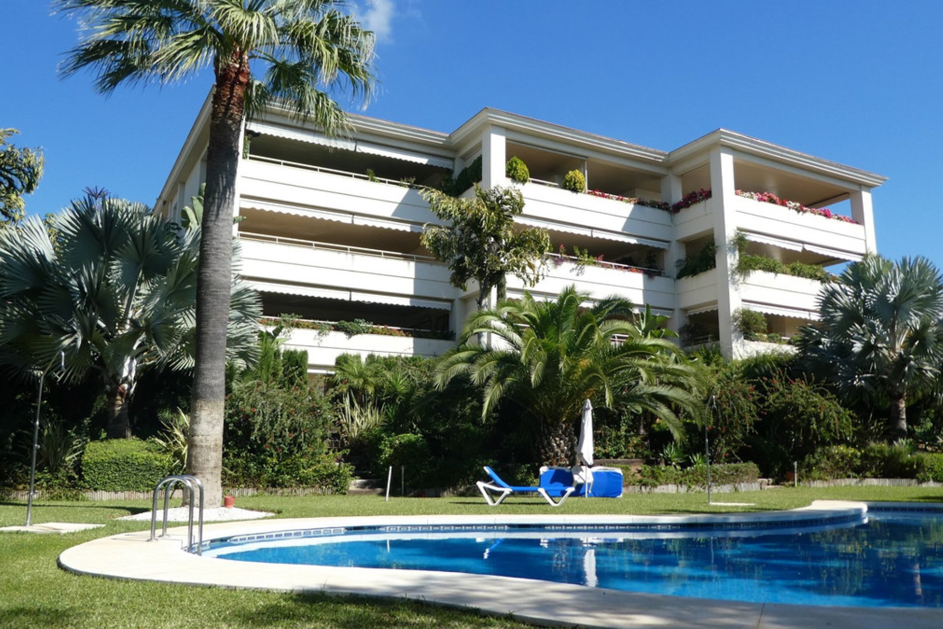 Resale - Apartment - Ground Floor Apartment - Marbella - The Golden Mile